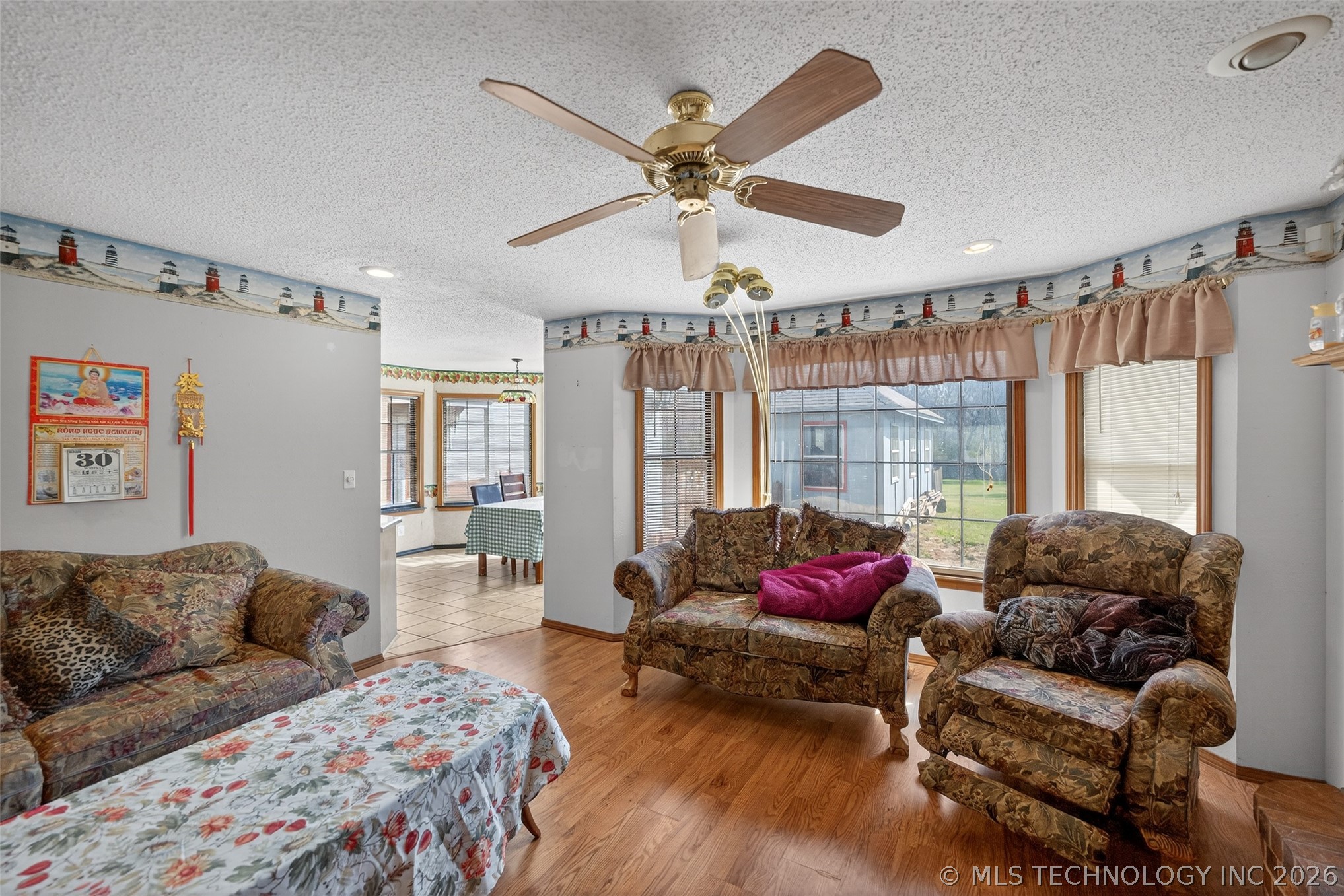 1606 Ne Oakridge Drive Property Photo 13