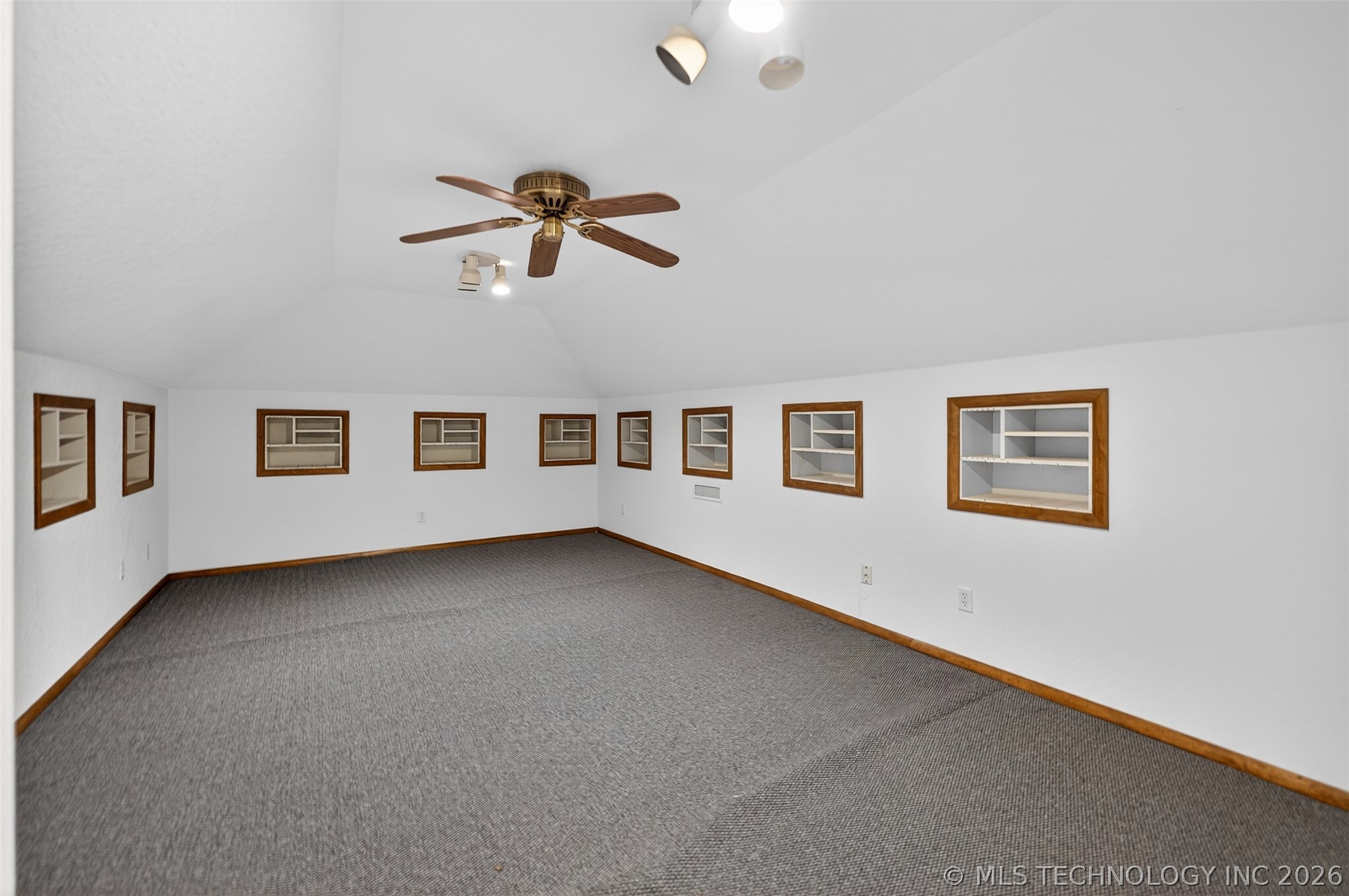 1606 Ne Oakridge Drive Property Photo 55
