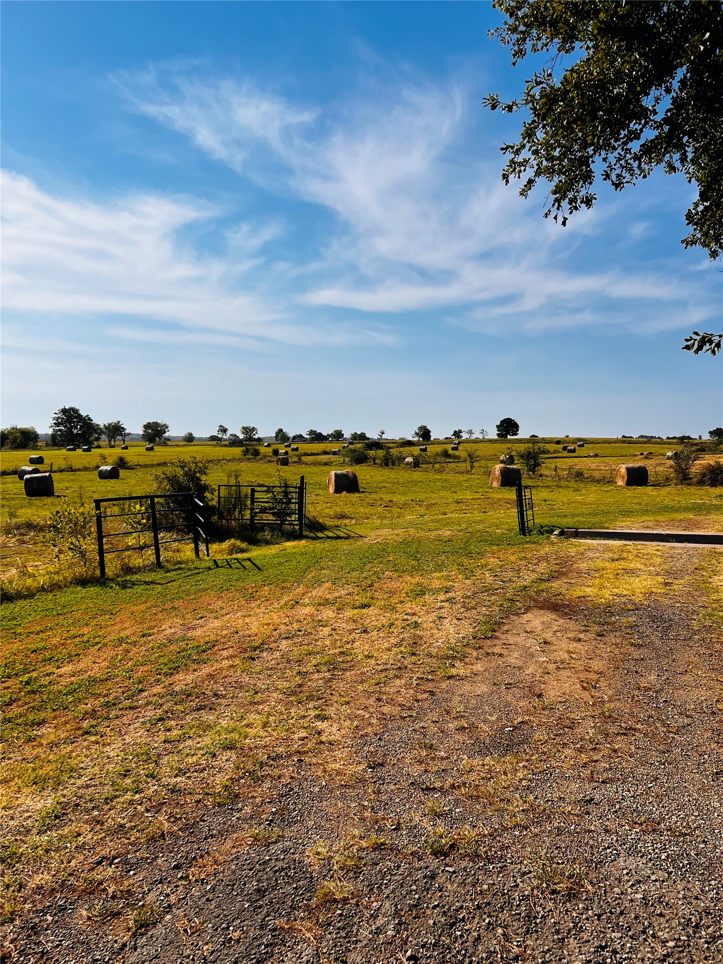 422502 E 1100 Road Property Photo 3