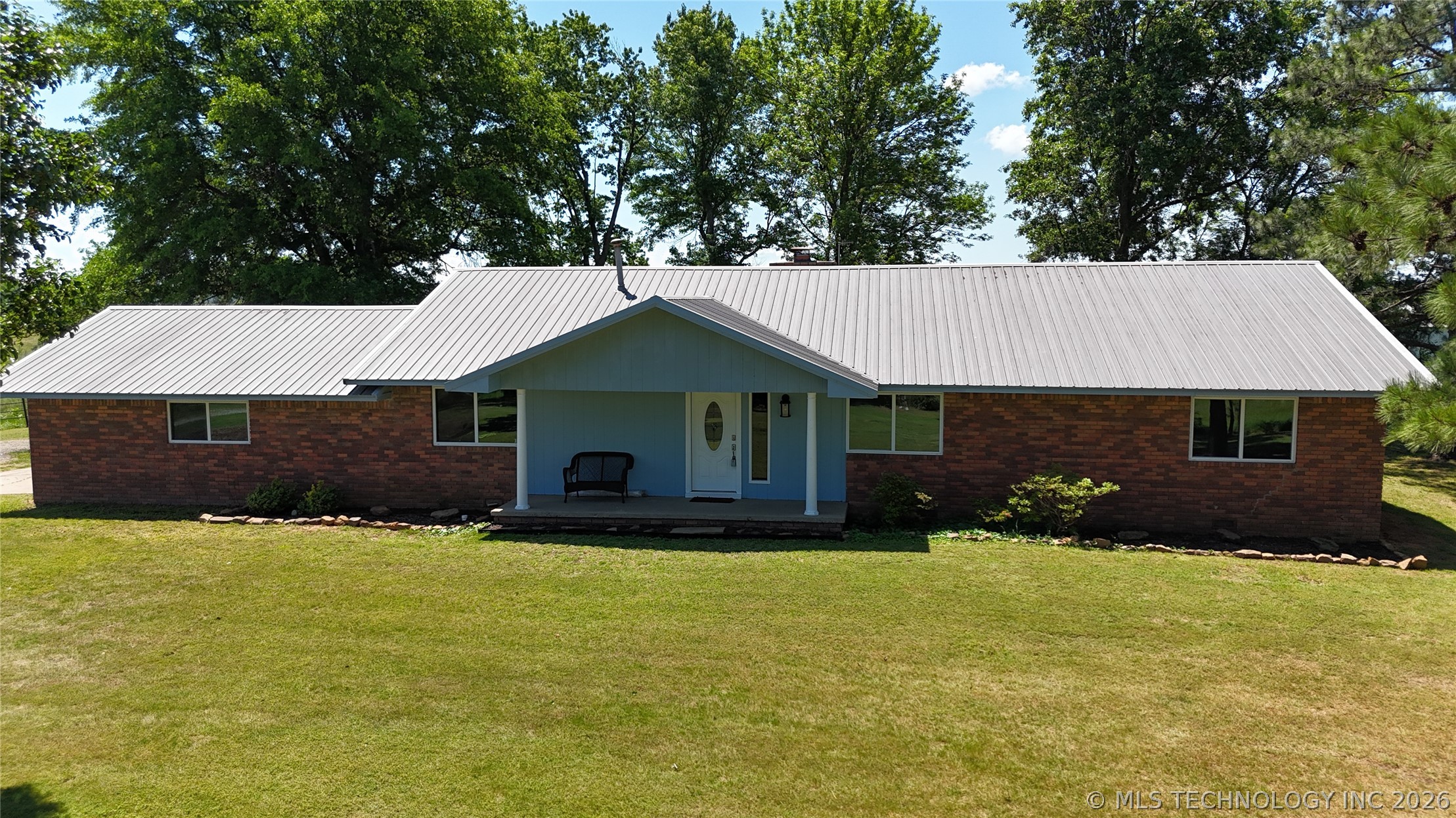 422502 E 1100 Road Property Photo 4
