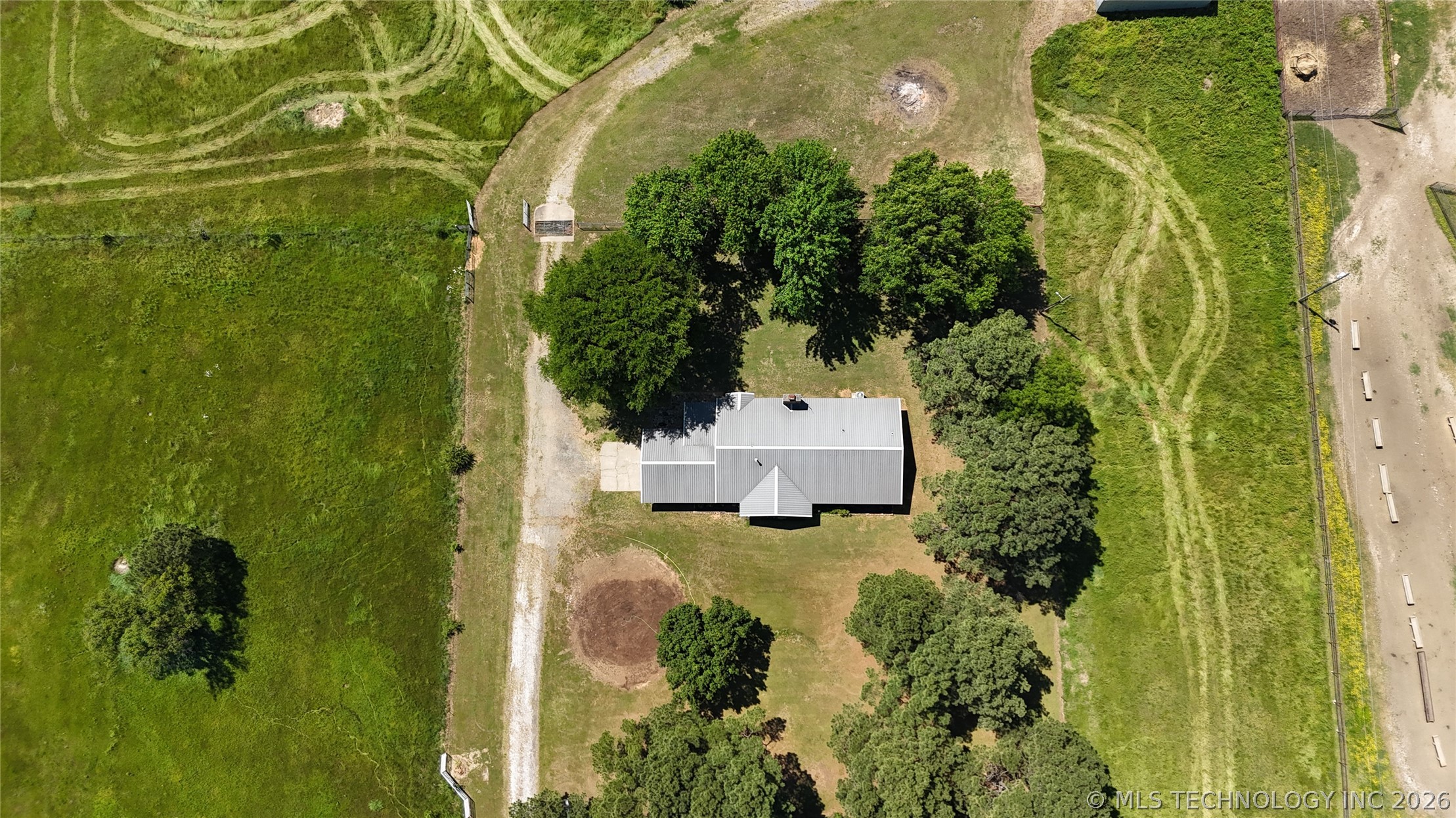 422502 E 1100 Road Property Photo 5