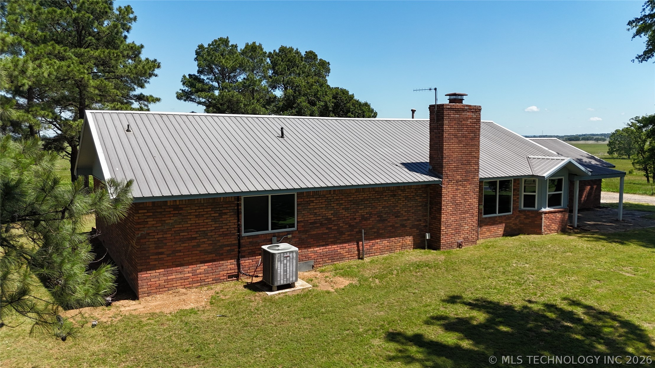 422502 E 1100 Road Property Photo 9