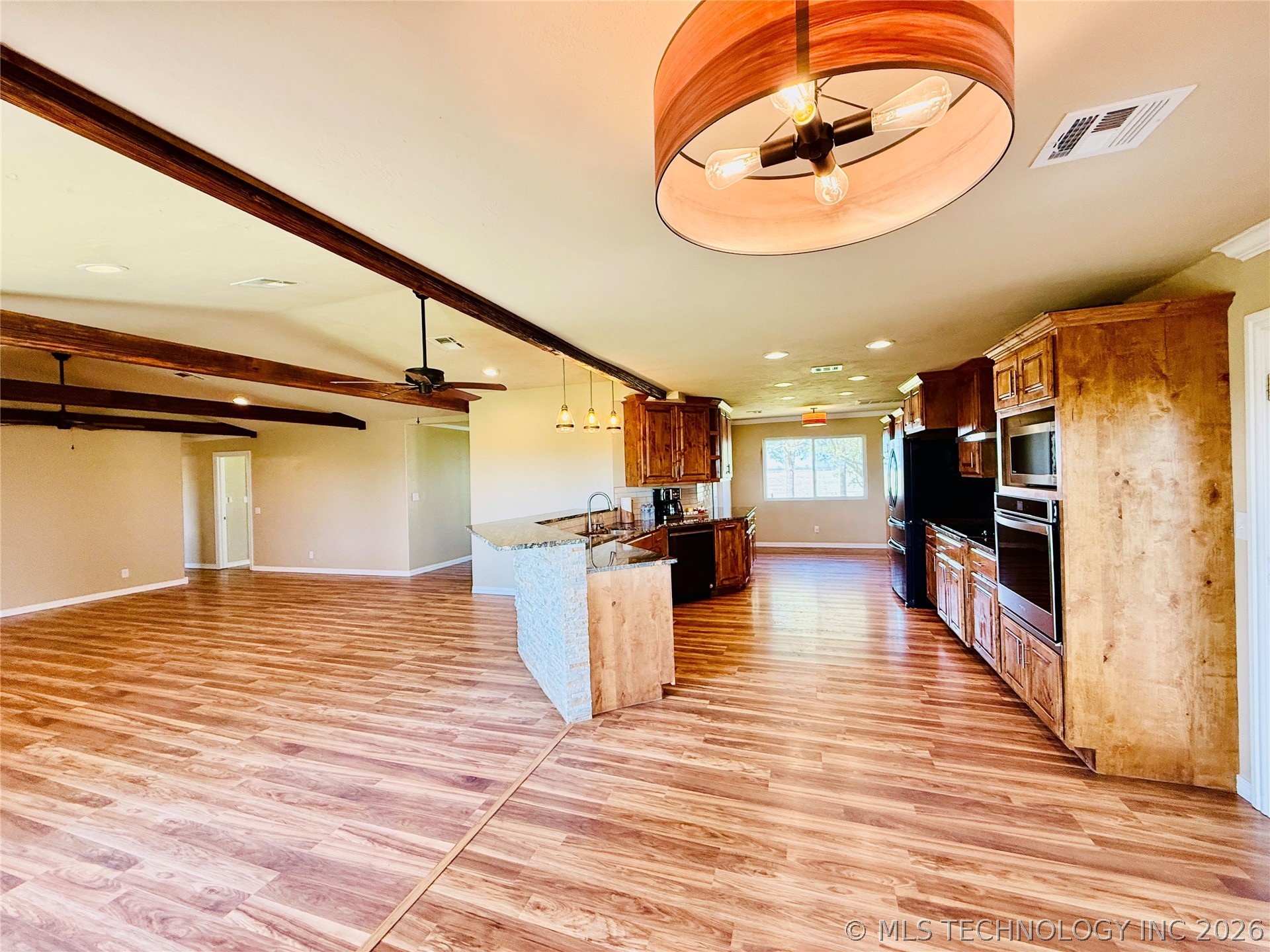 422502 E 1100 Road Property Photo 17