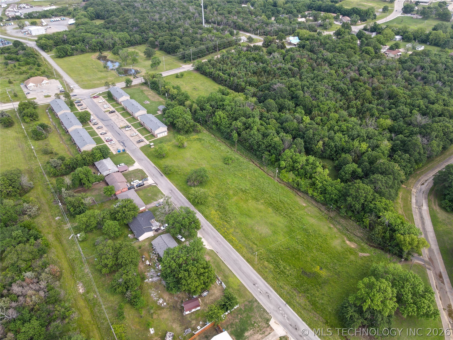 Pierce Avenue Property Photo 8