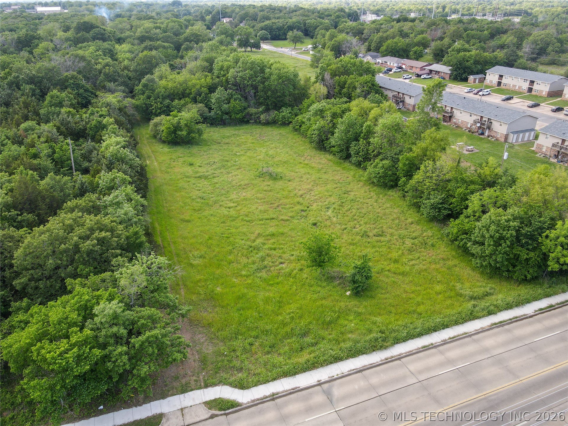 Pierce Avenue Property Photo 18