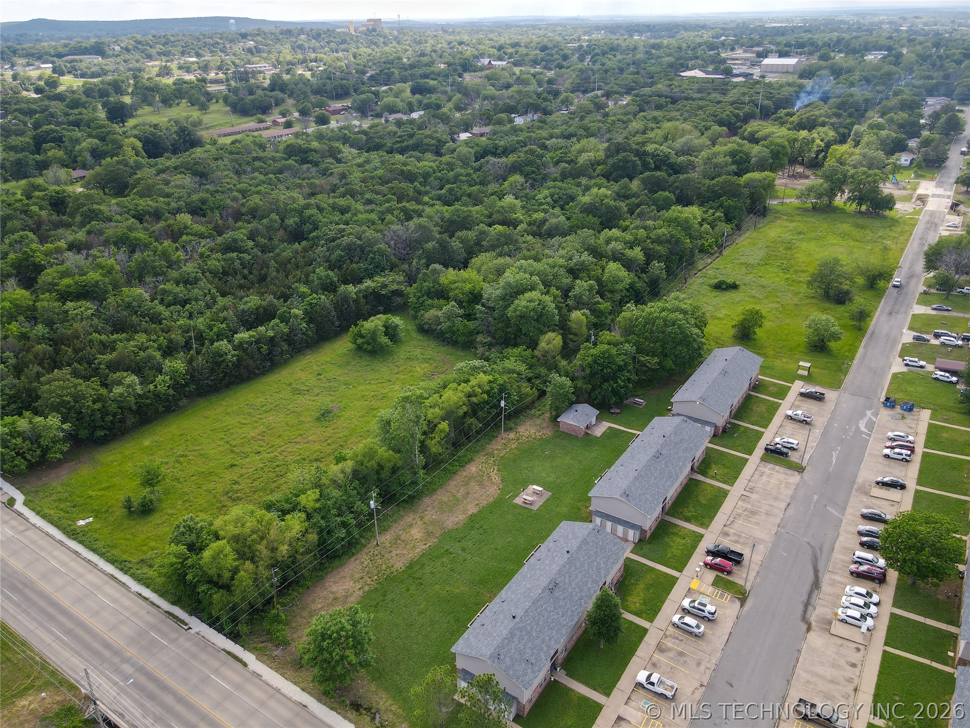 Pierce Avenue Property Photo 22