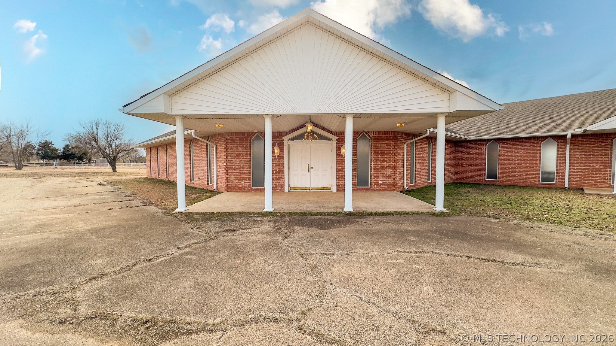 907 N Oklahoma Property Photo 2