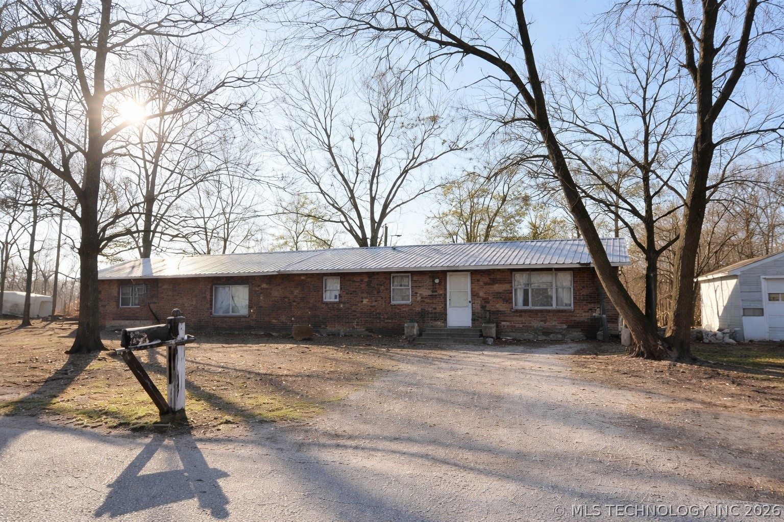 2109 S Johnstone Avenue Property Photo 1