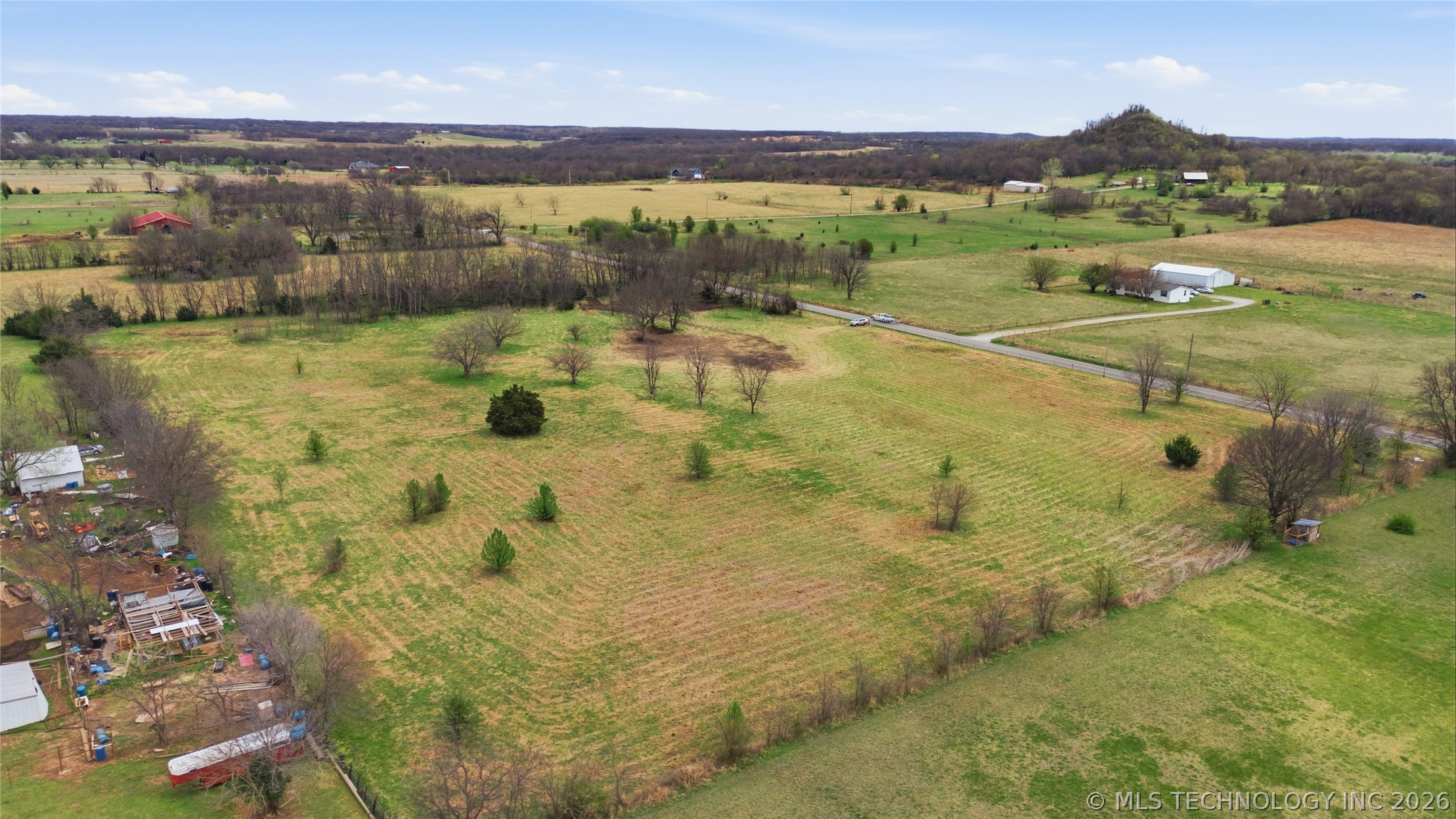 1 E 400 Road Property Photo 1