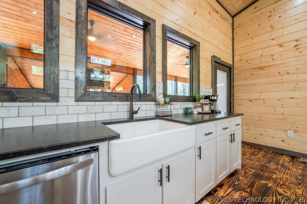546 Conifer Crossing Trail Property Photo 8