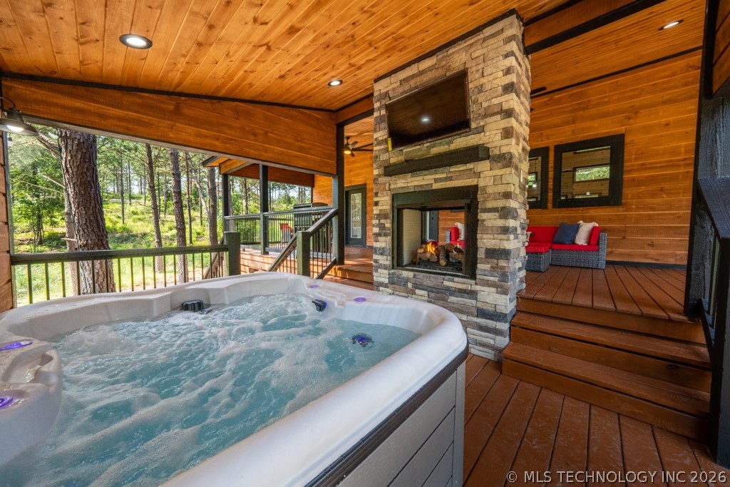 546 Conifer Crossing Trail Property Photo 26