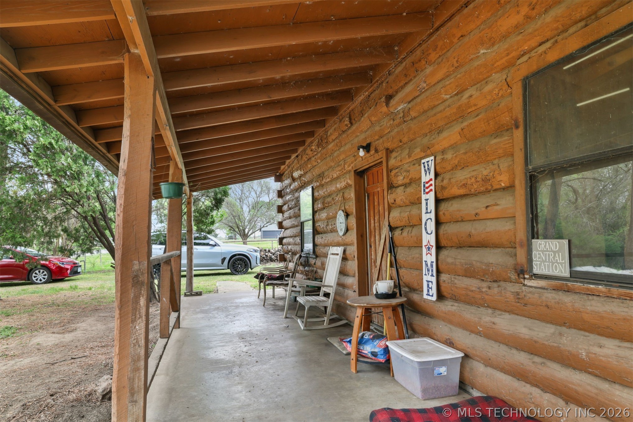 700 N 8th Property Photo 5