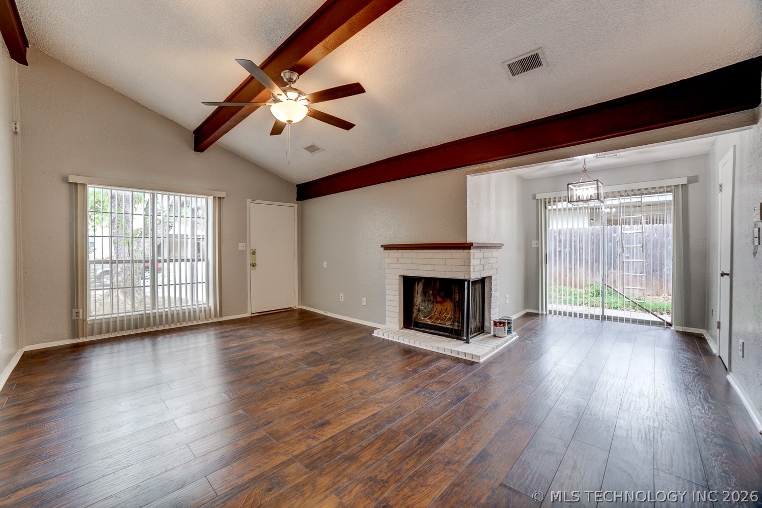 10912 E 16th Street Property Photo 2