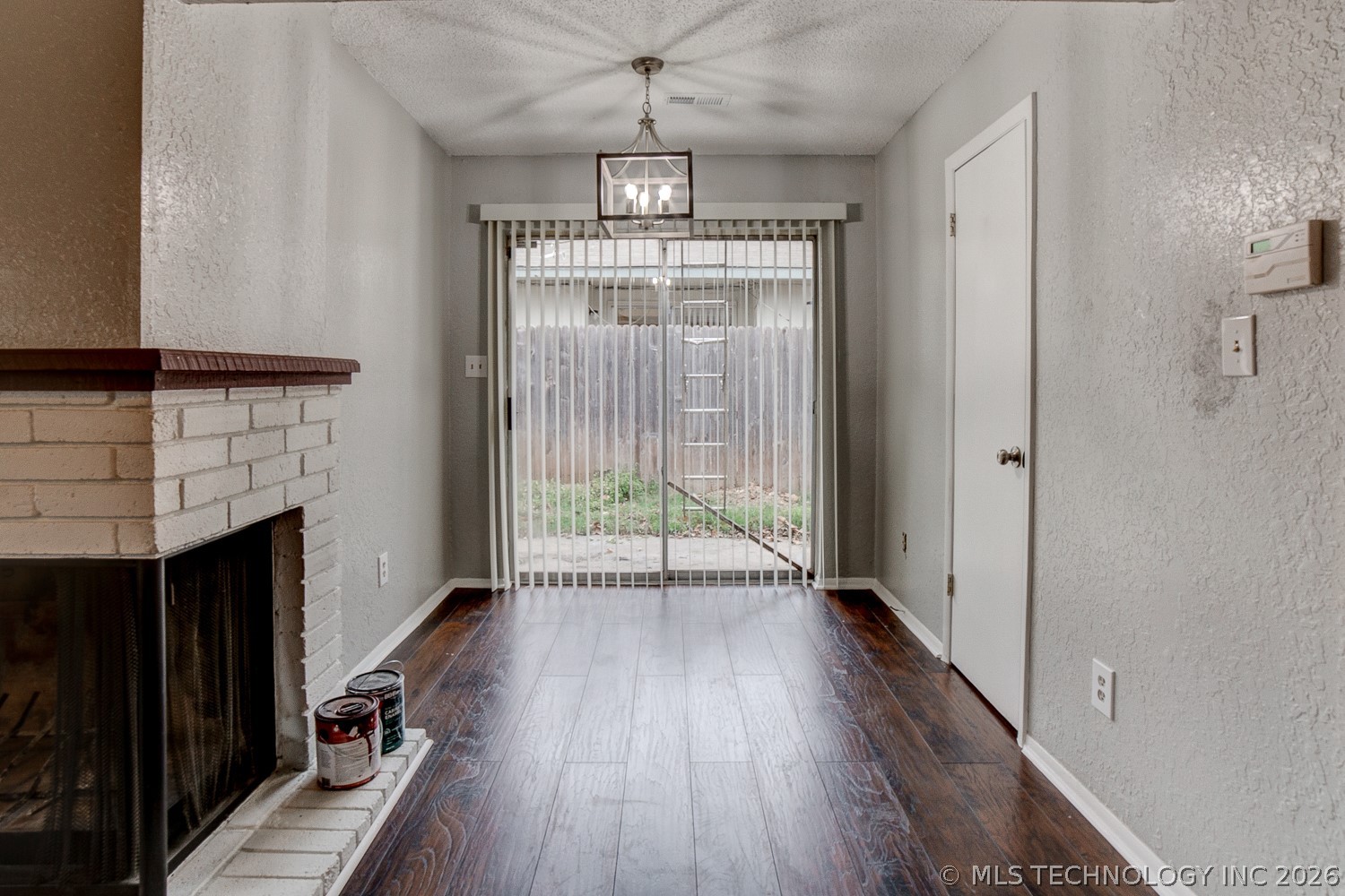 10912 E 16th Street Property Photo 4