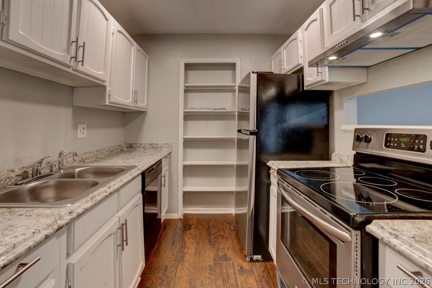 10912 E 16th Street Property Photo 6