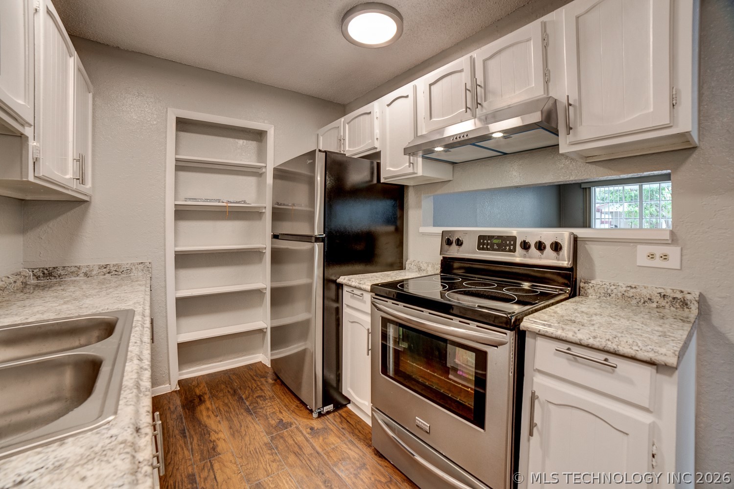 10912 E 16th Street Property Photo 7