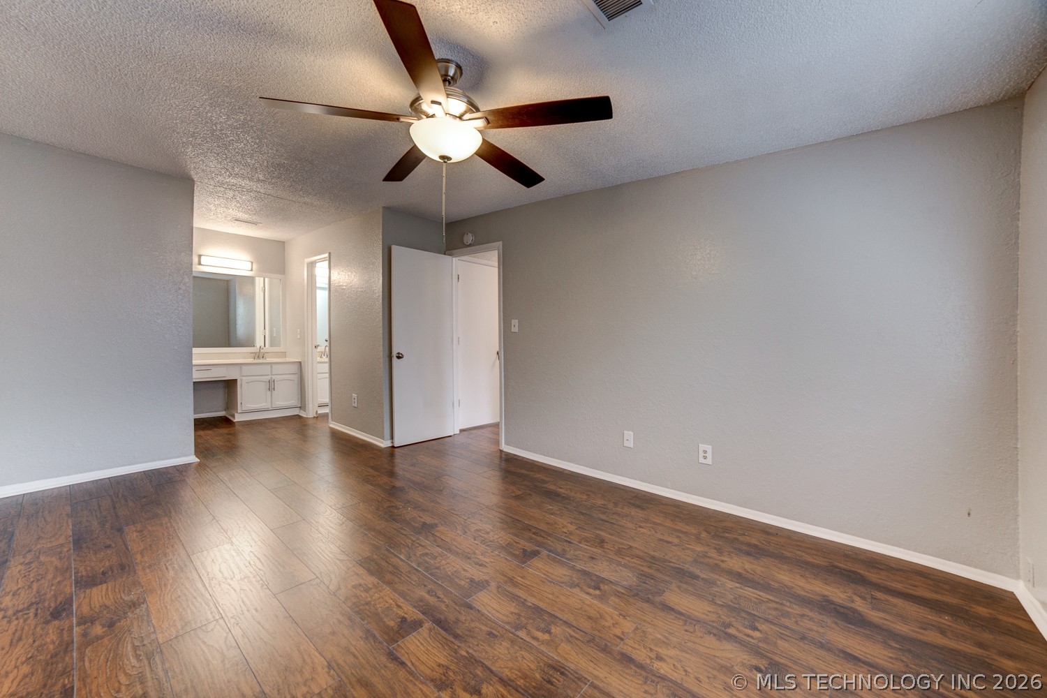 10912 E 16th Street Property Photo 11