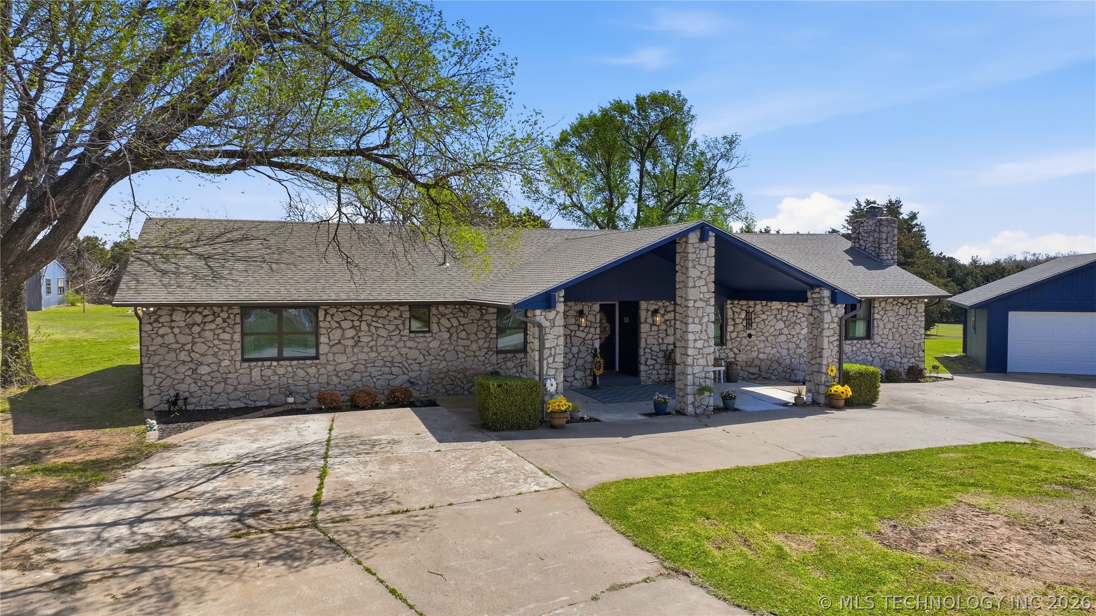 1587 County Road 5244 Property Photo 11