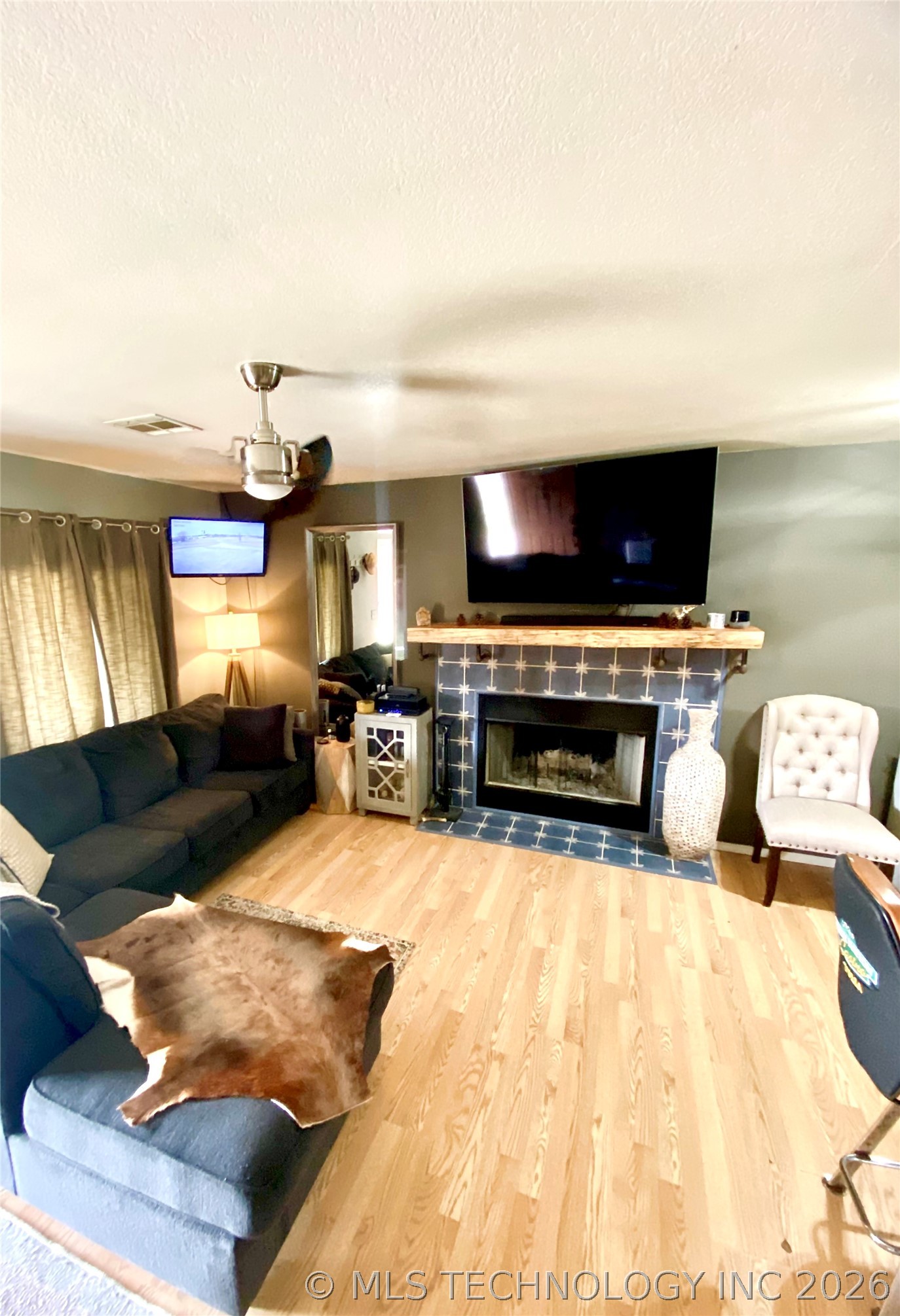 10092 Kennys Trucks Drive Property Photo 2