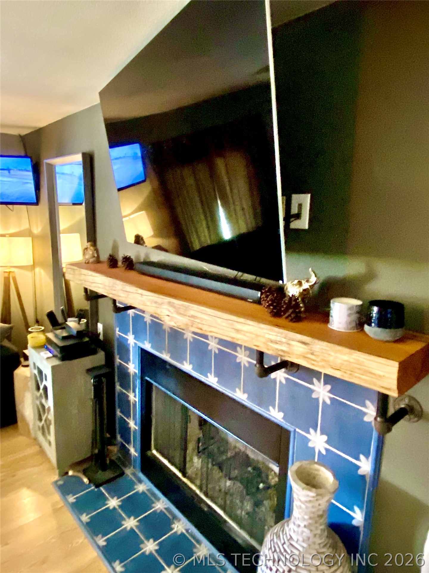 10092 Kennys Trucks Drive Property Photo 3