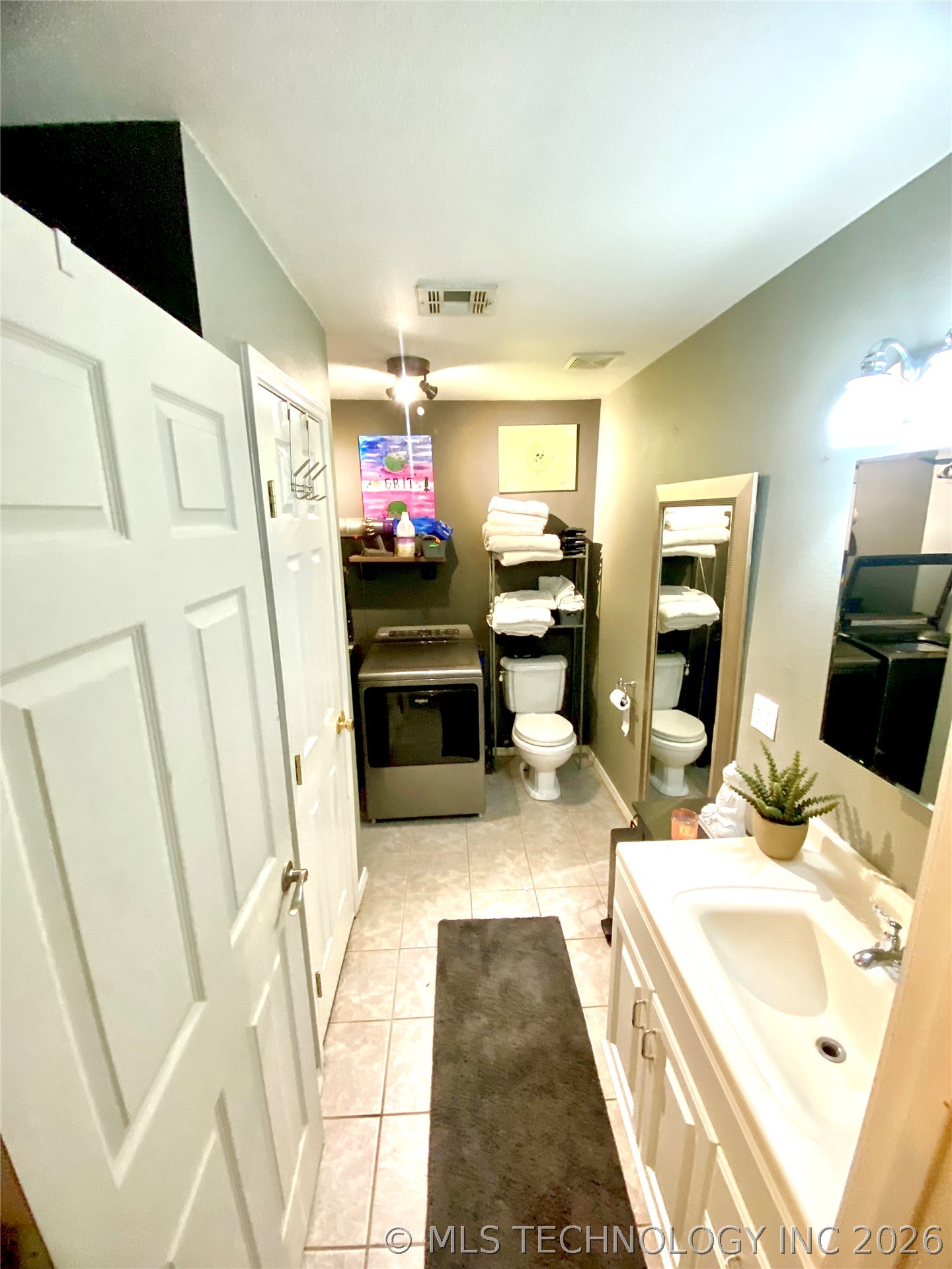 10092 Kennys Trucks Drive Property Photo 9