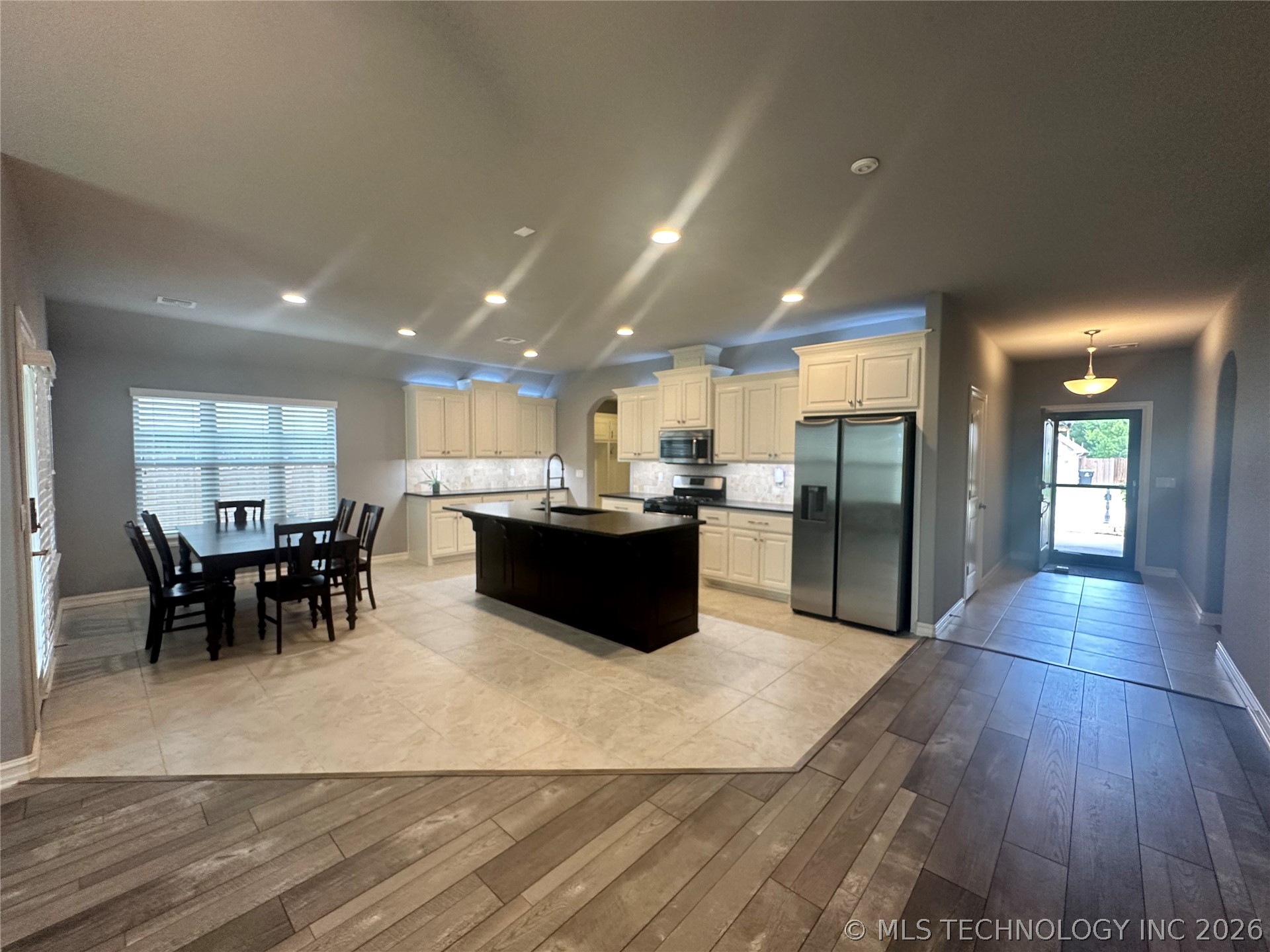 1419 W Boston Place Property Photo 4