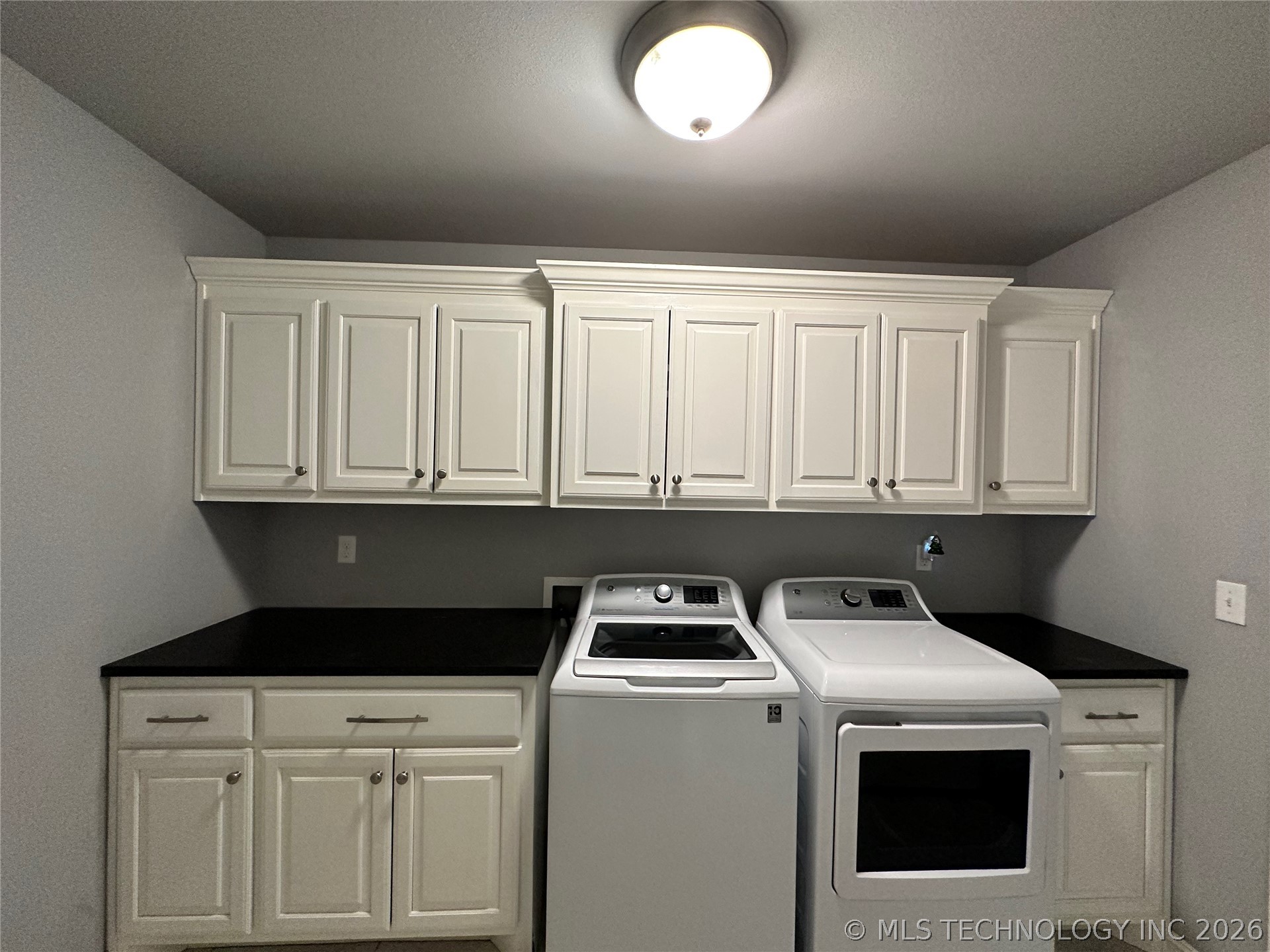 1419 W Boston Place Property Photo 11