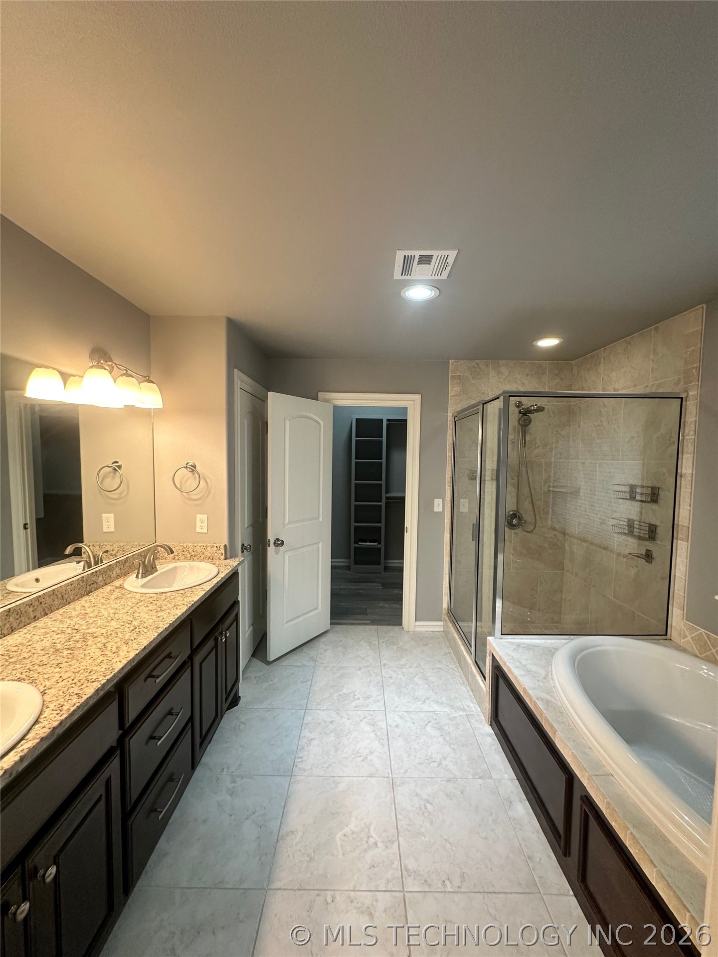 1419 W Boston Place Property Photo 13