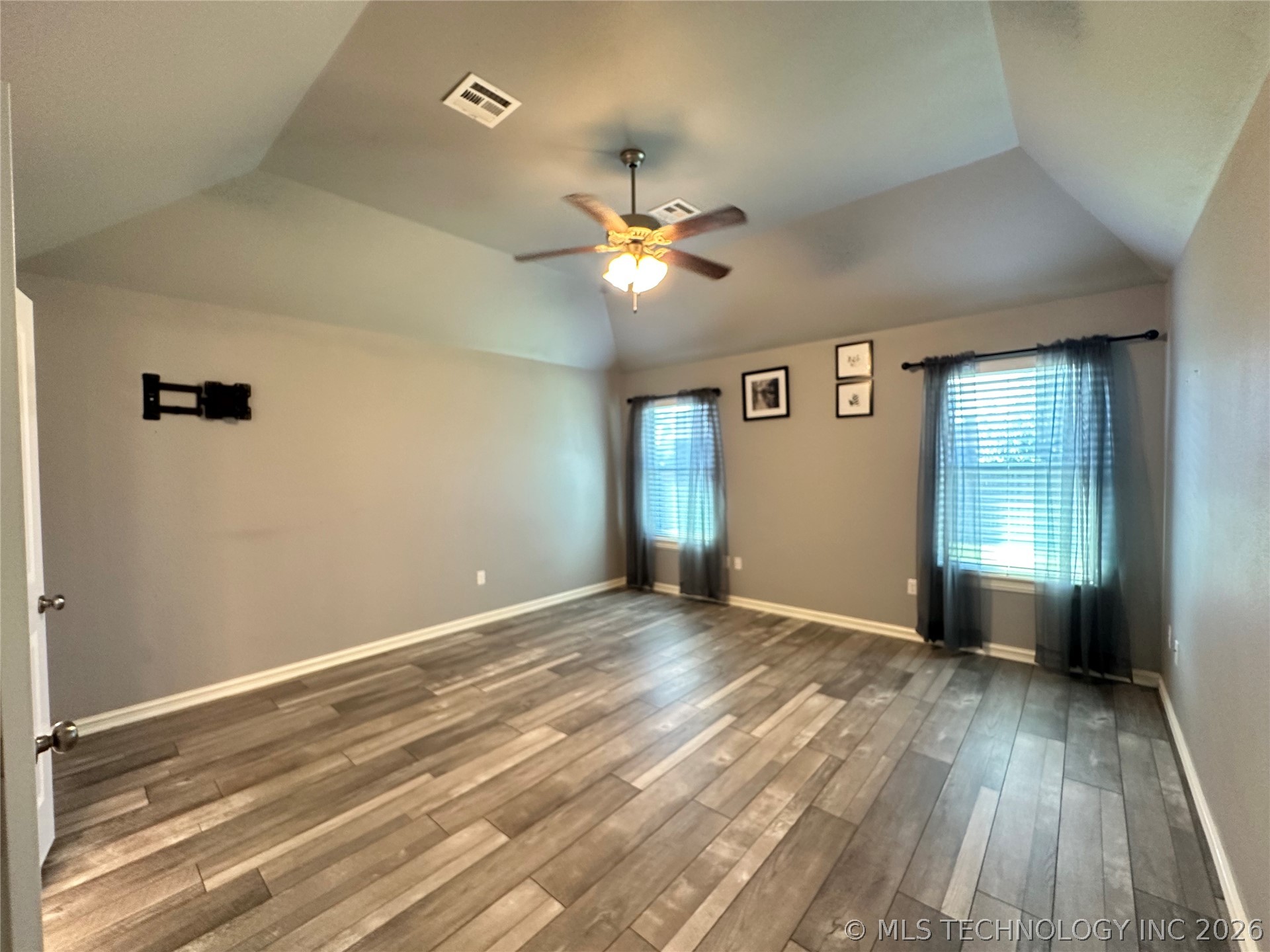1419 W Boston Place Property Photo 16