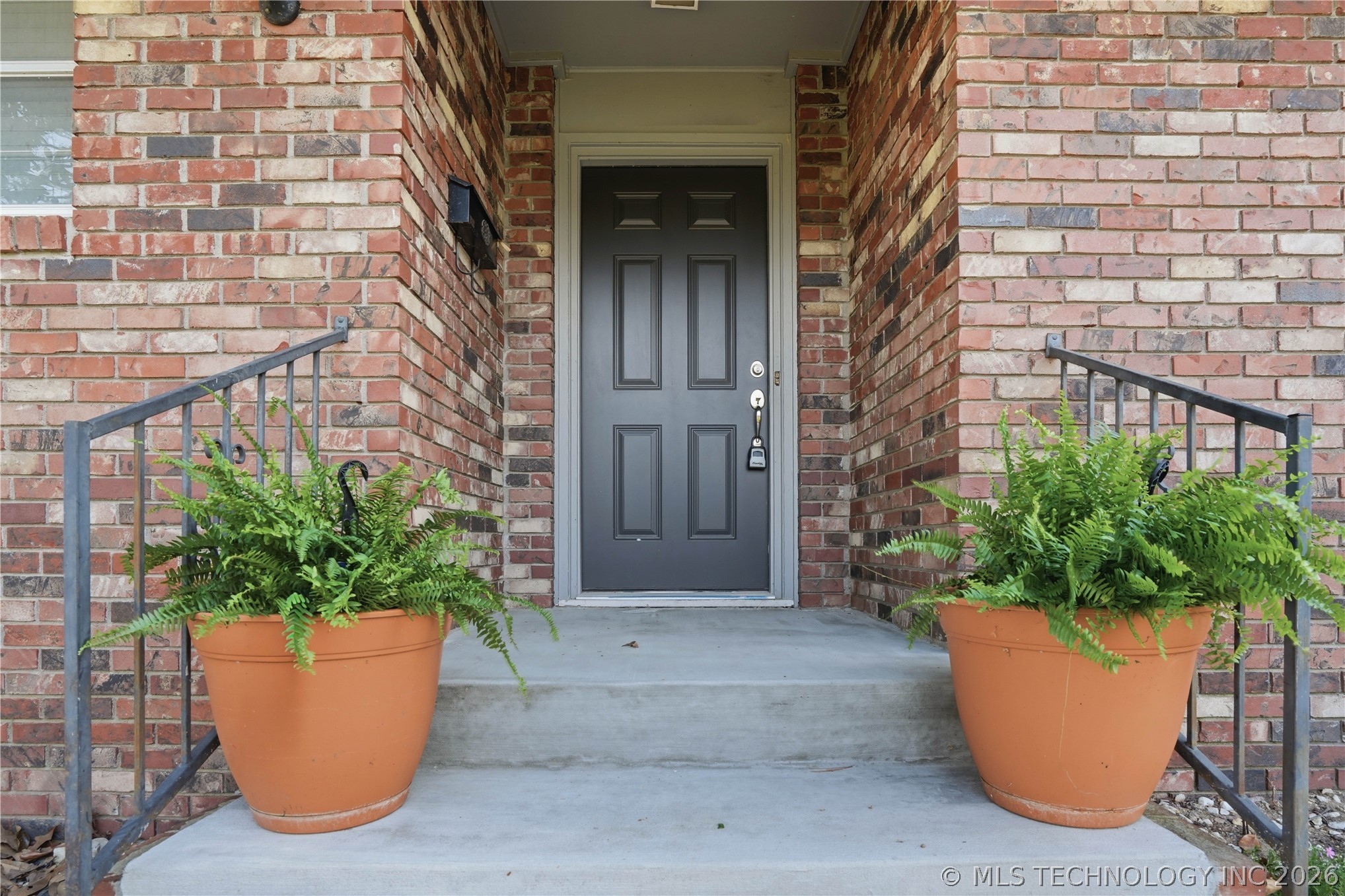802 E Seneca Property Photo 11