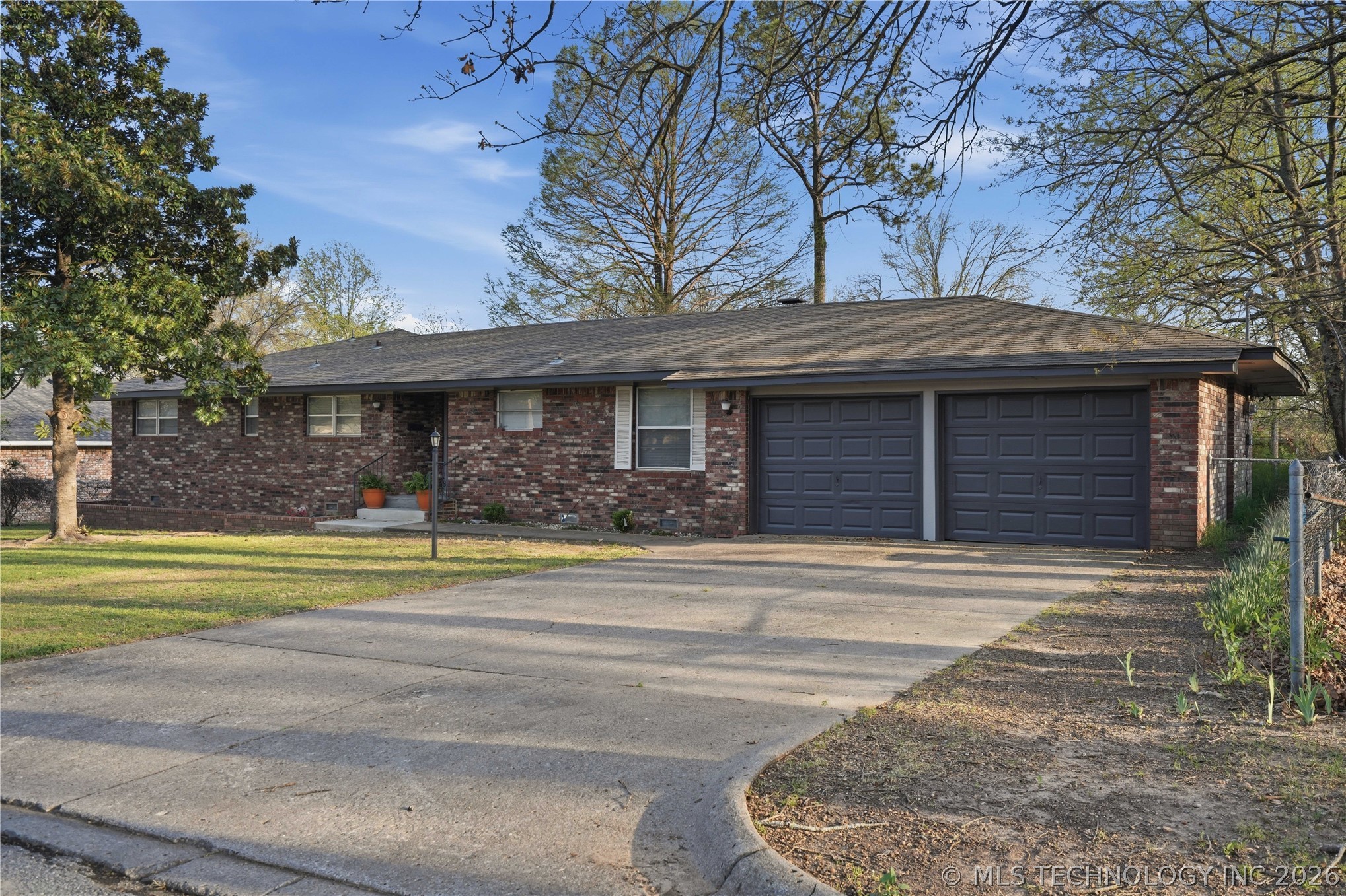 802 E Seneca Property Photo 12