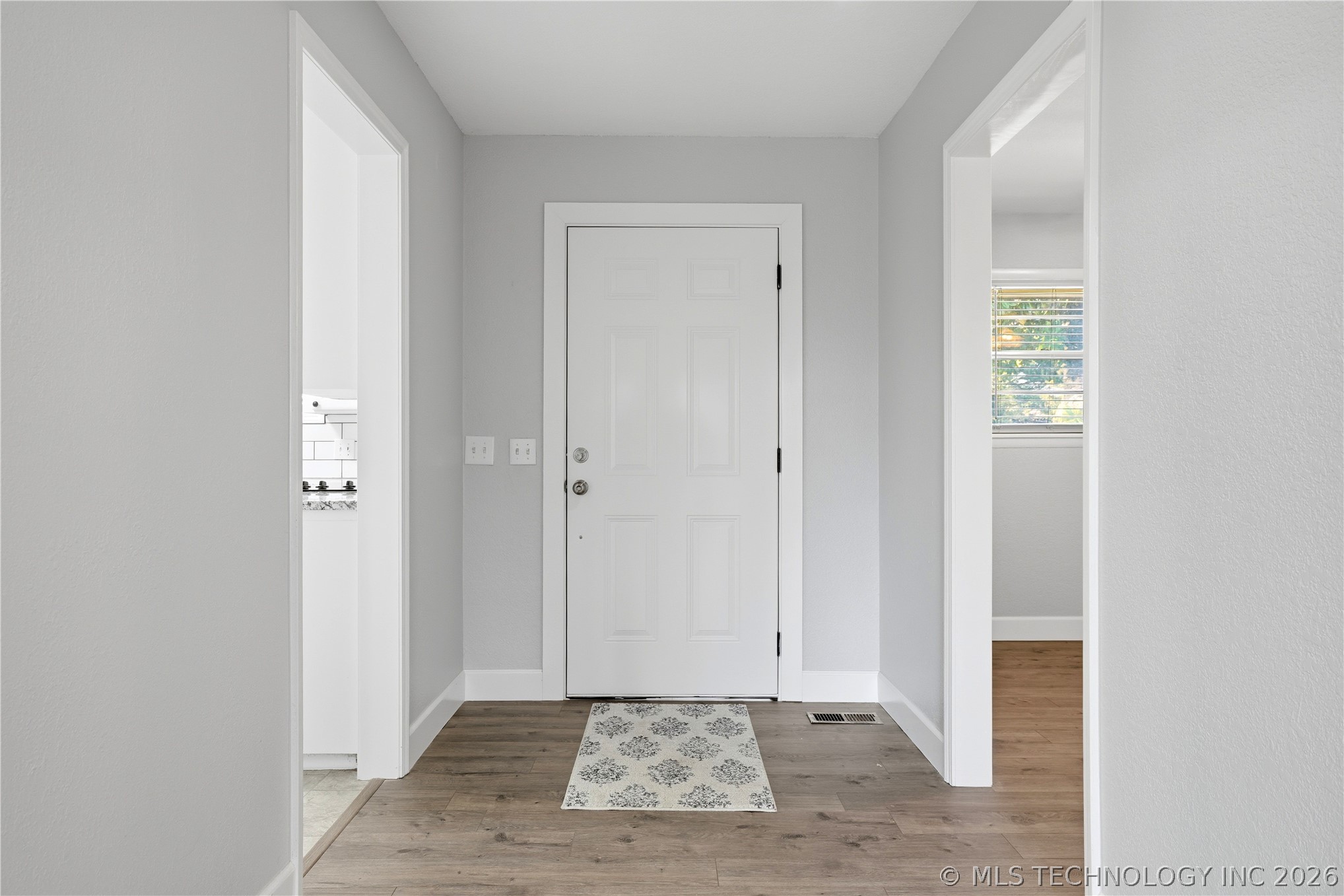 802 E Seneca Property Photo 15