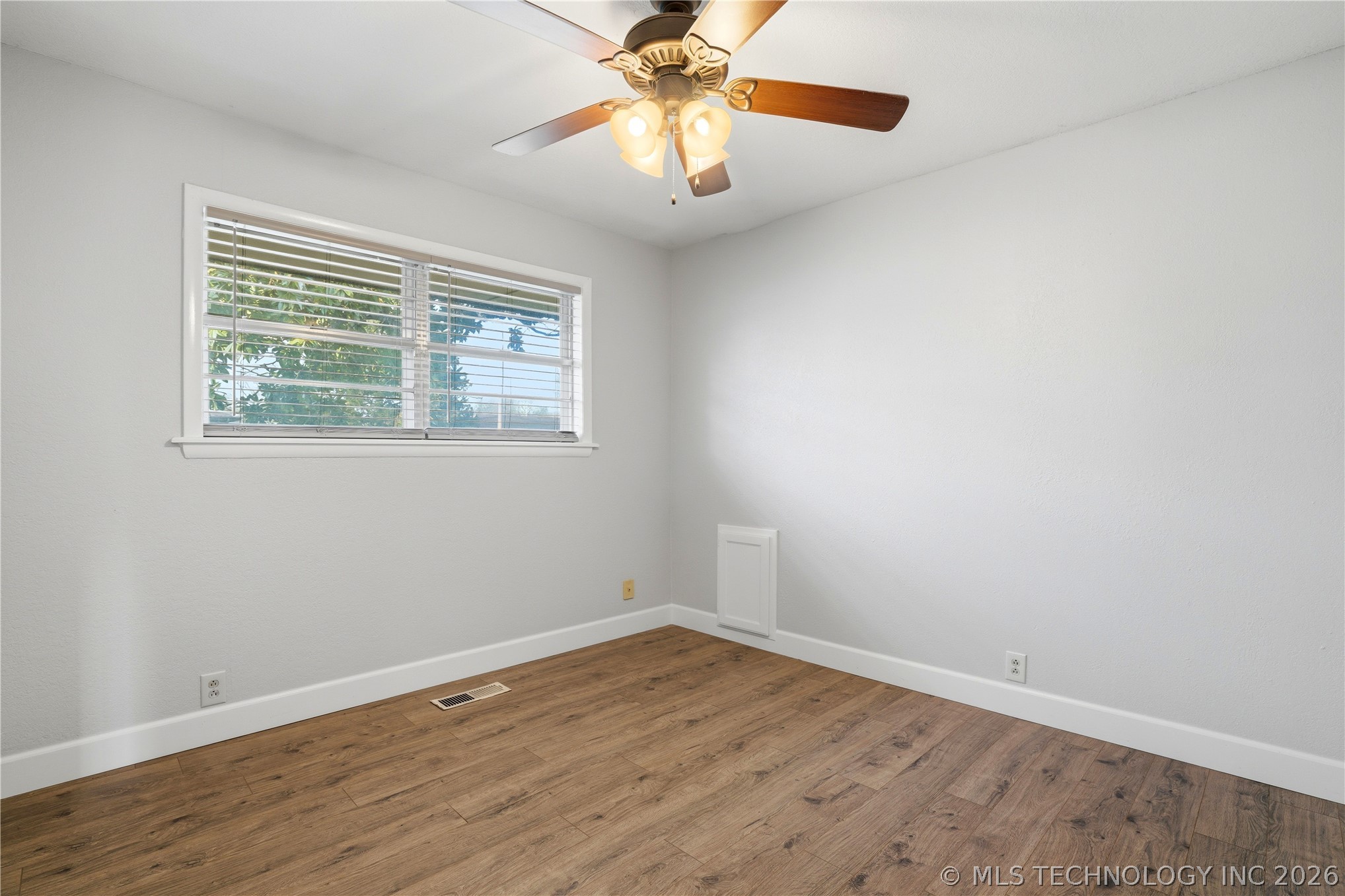 802 E Seneca Property Photo 29