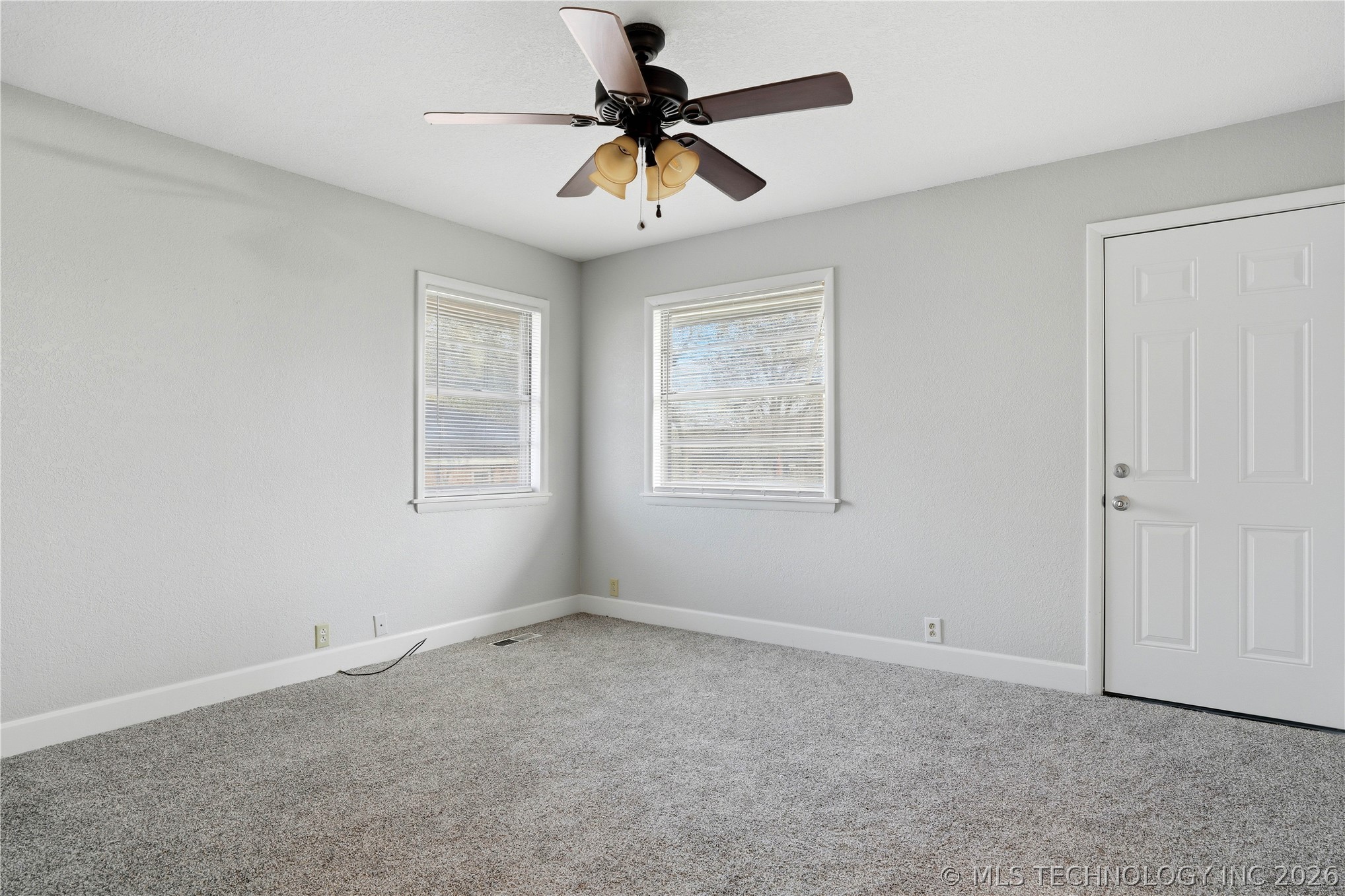 802 E Seneca Property Photo 42