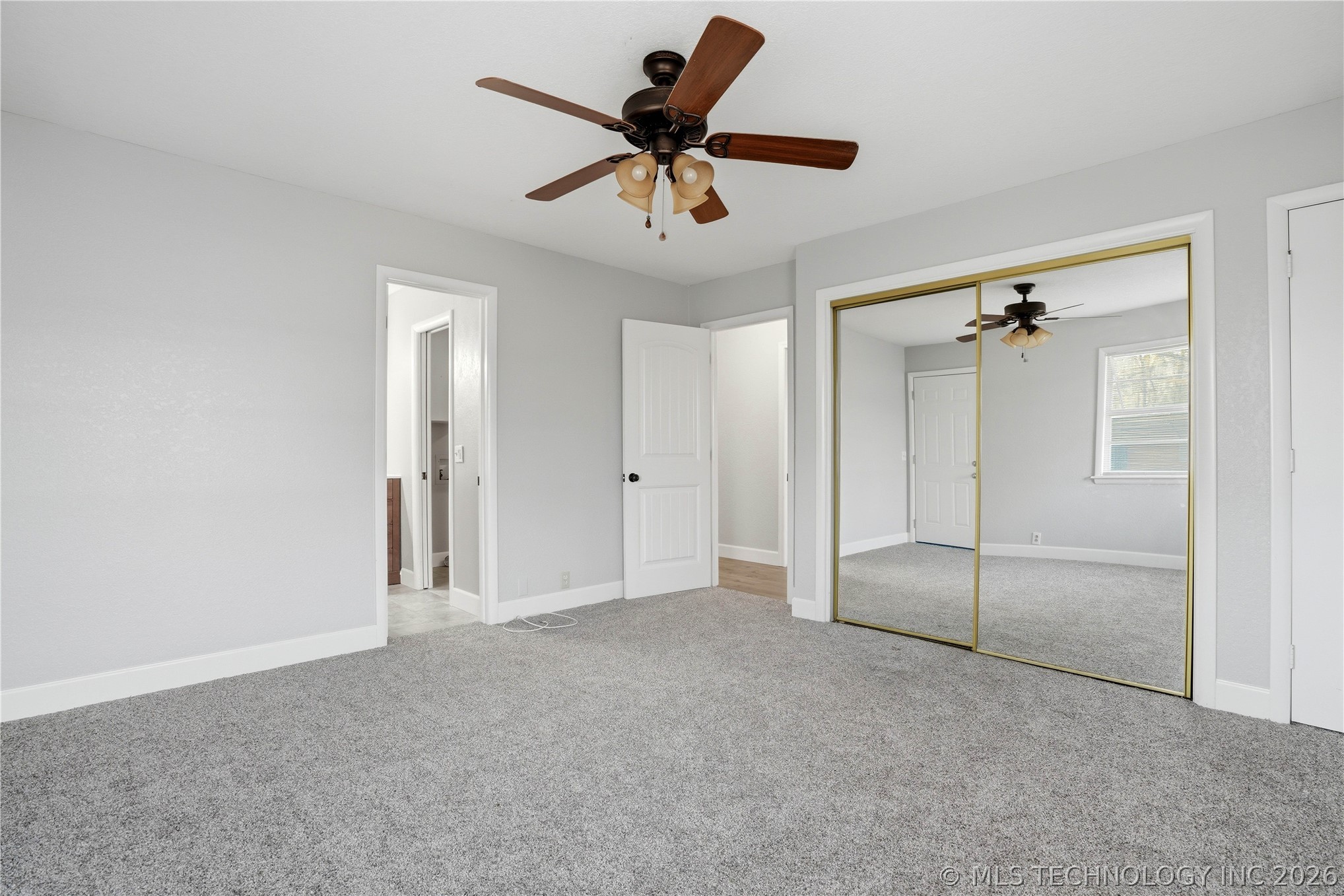 802 E Seneca Property Photo 43