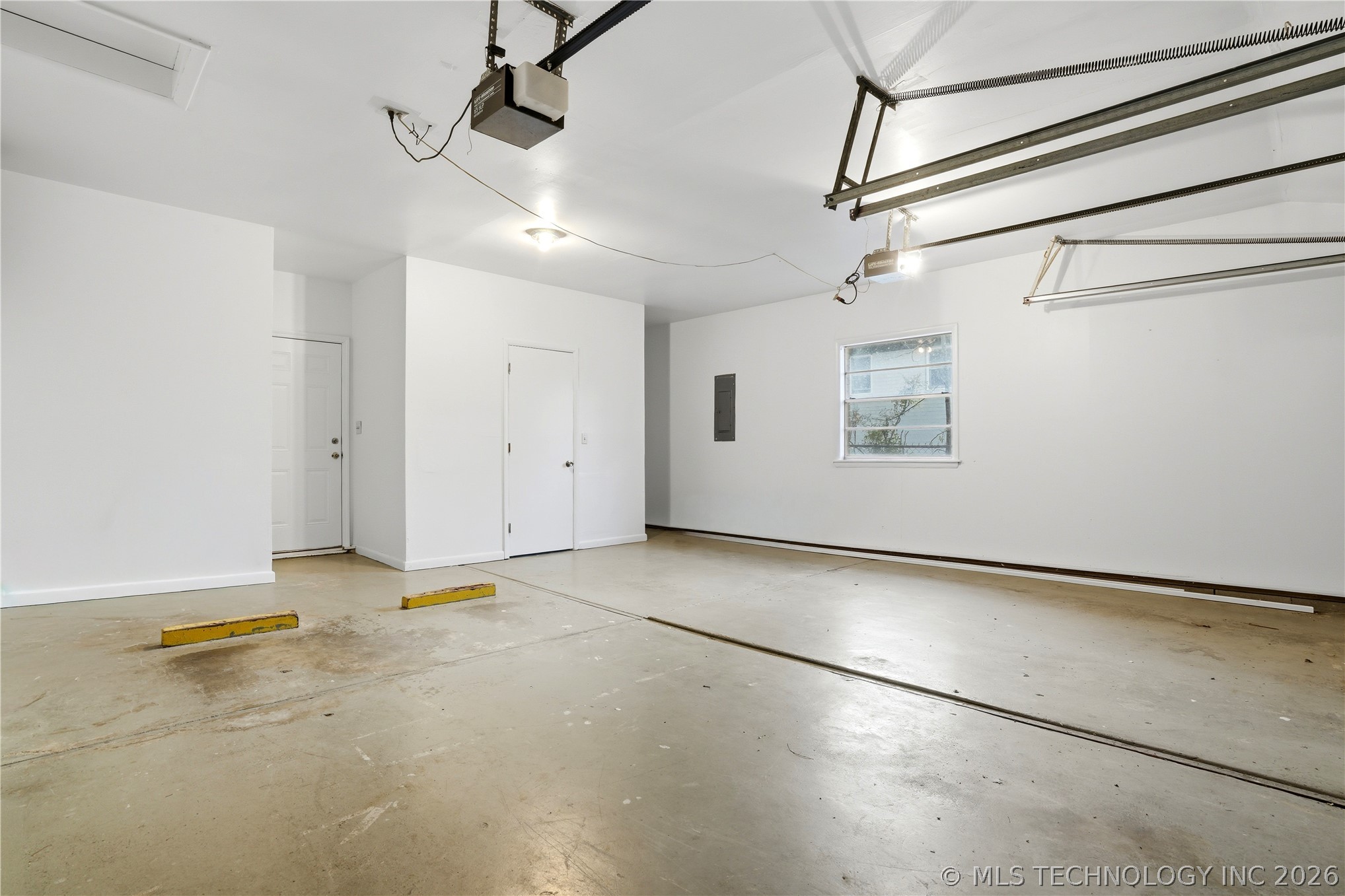 802 E Seneca Property Photo 54