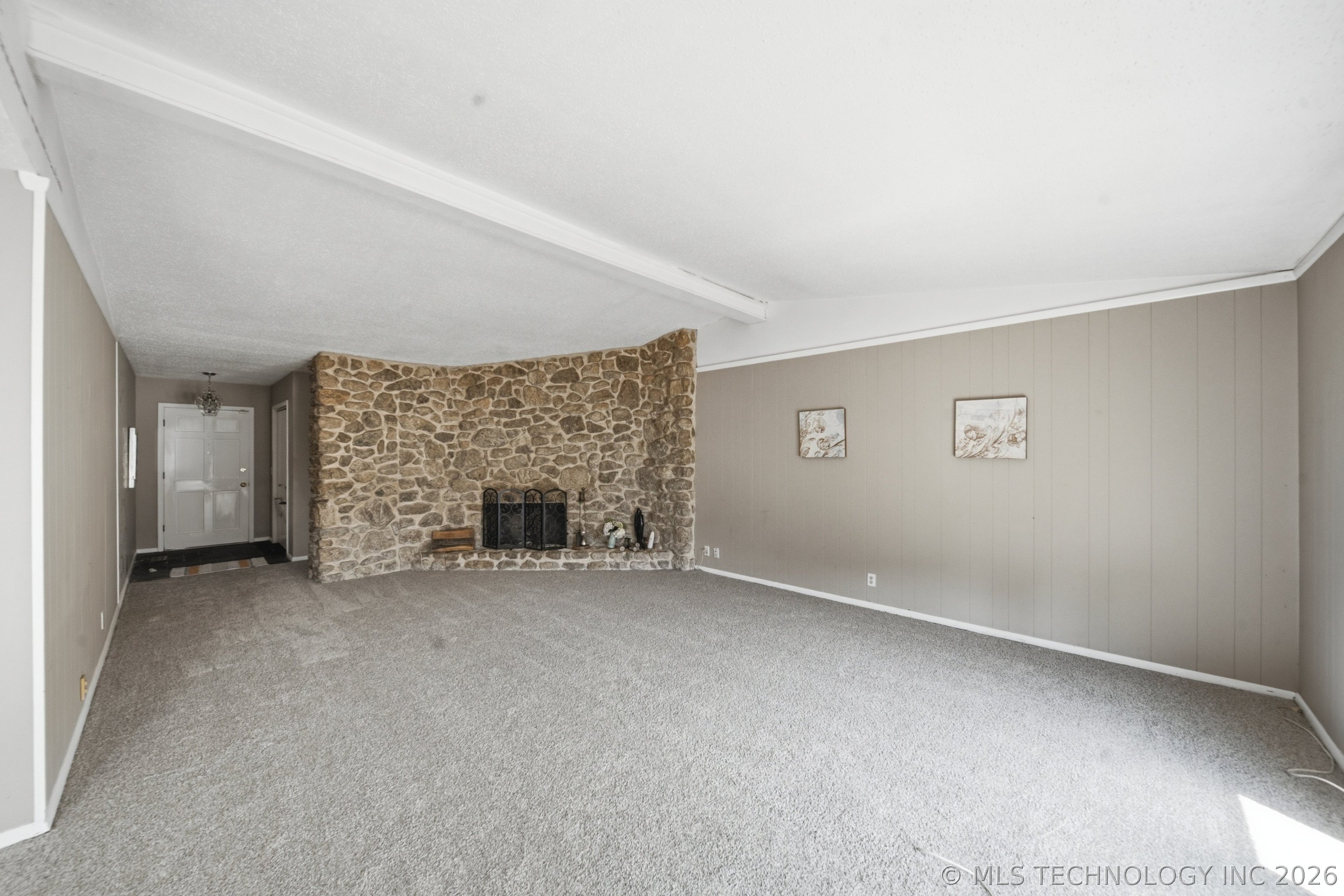 4335 Lakewood Avenue Property Photo 4