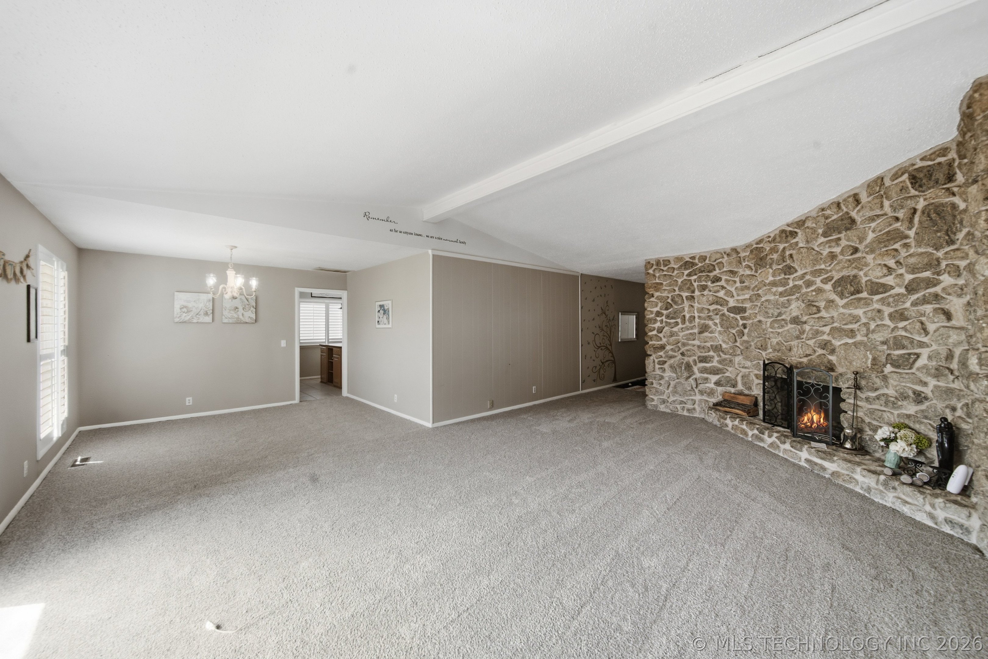 4335 Lakewood Avenue Property Photo 5