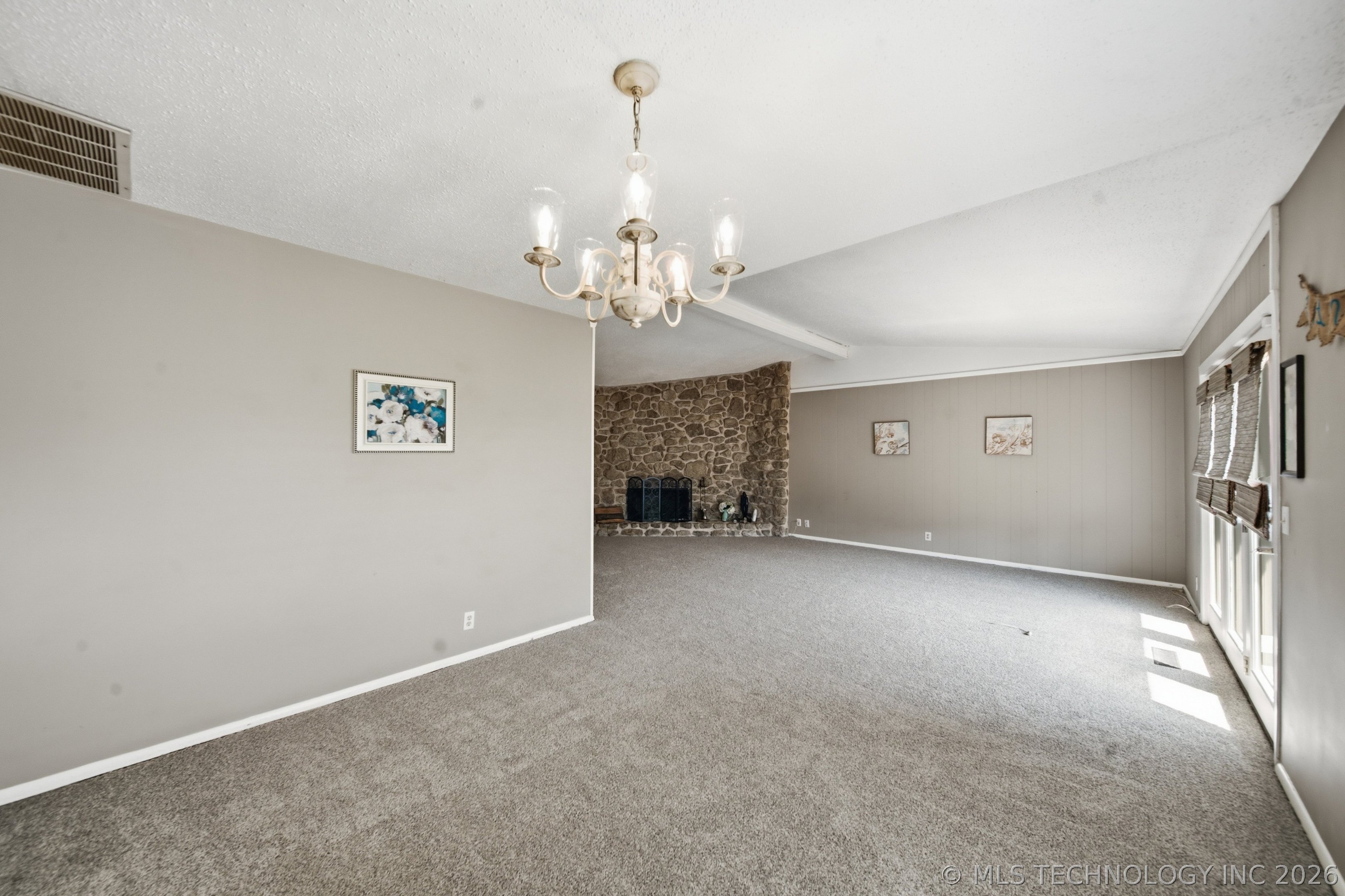 4335 Lakewood Avenue Property Photo 9
