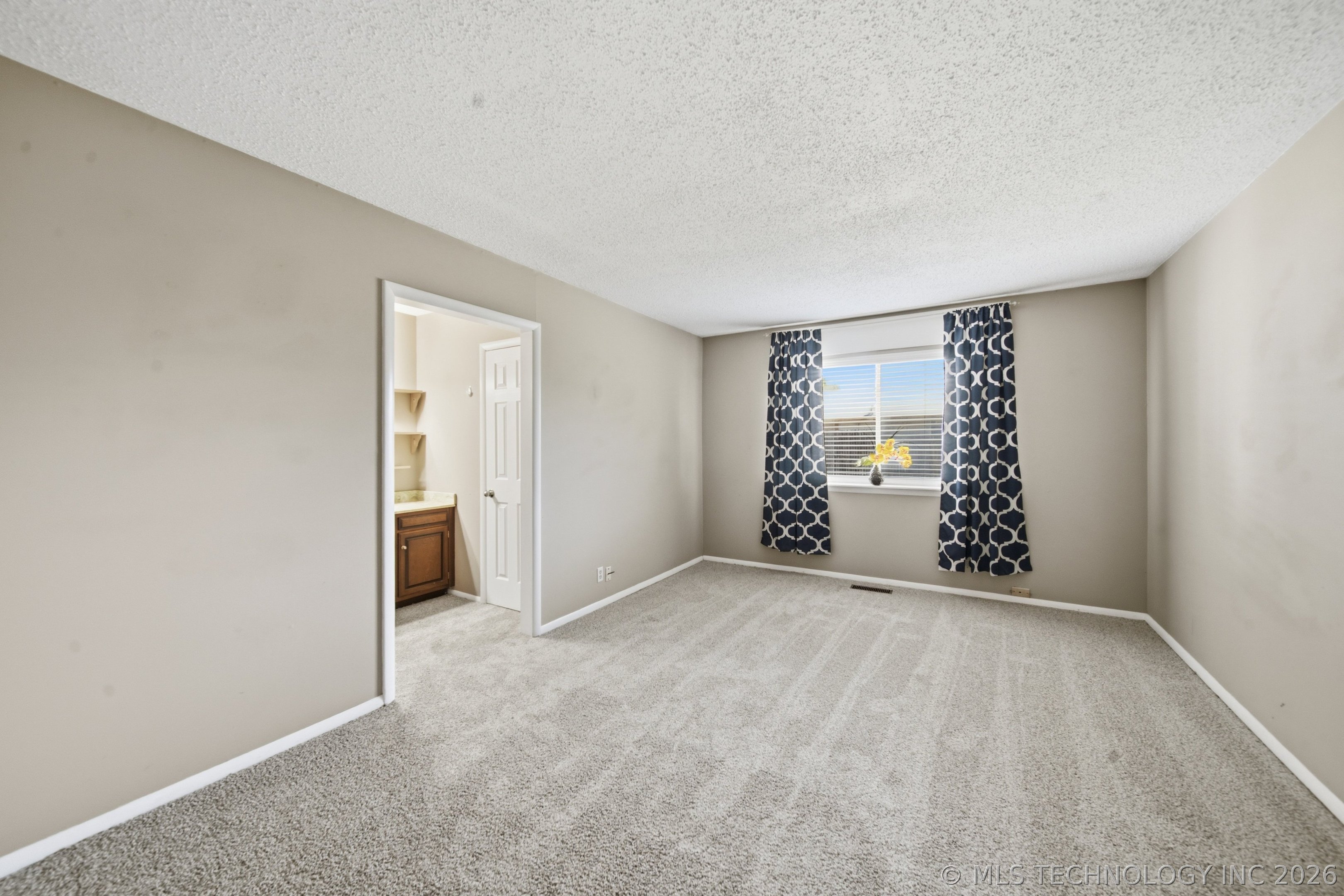 4335 Lakewood Avenue Property Photo 17