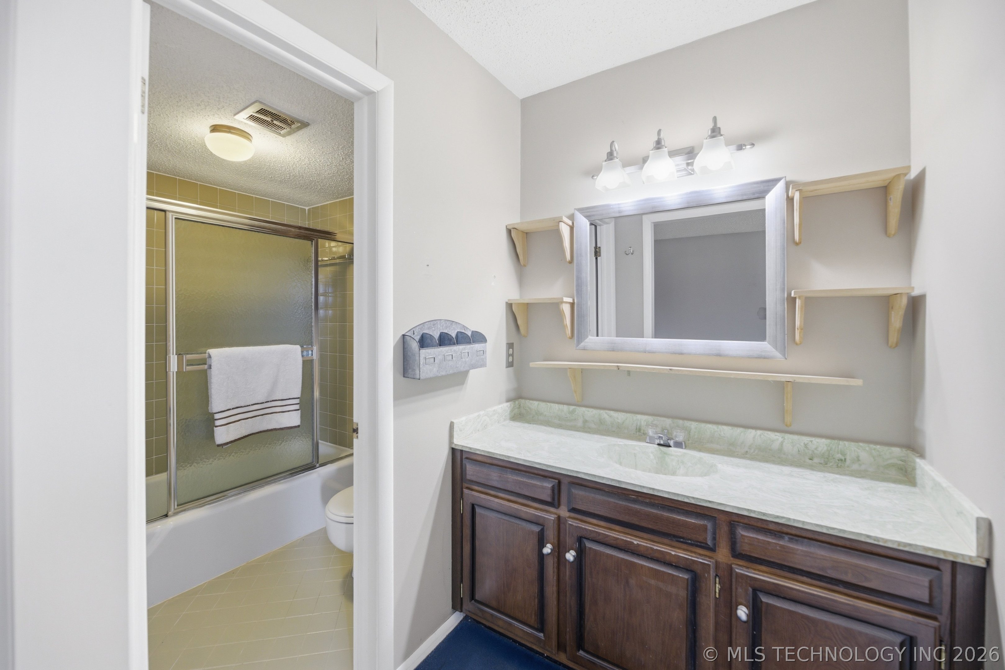 4335 Lakewood Avenue Property Photo 18
