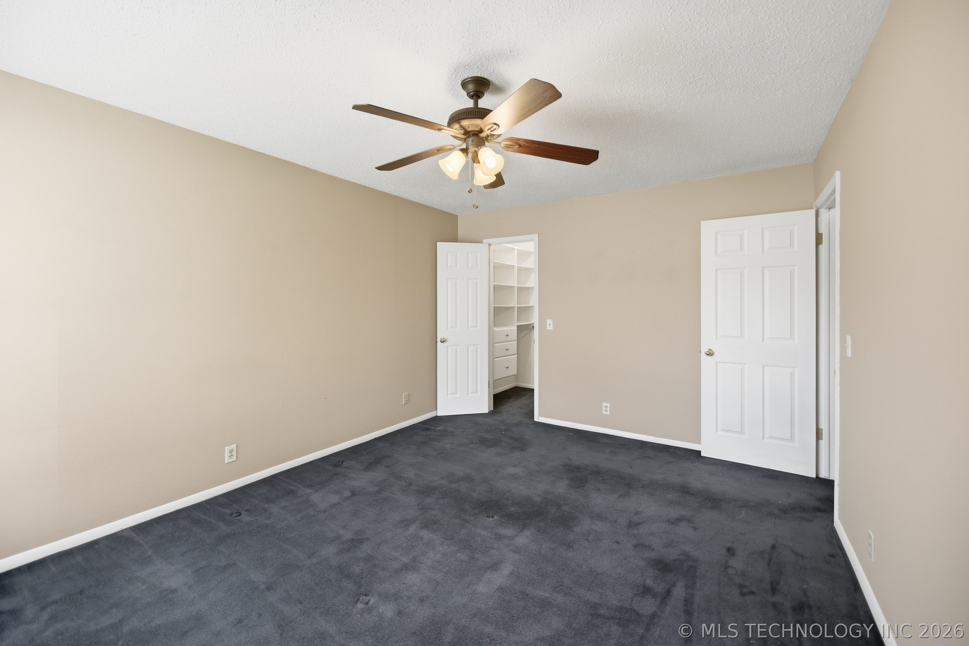 4335 Lakewood Avenue Property Photo 24