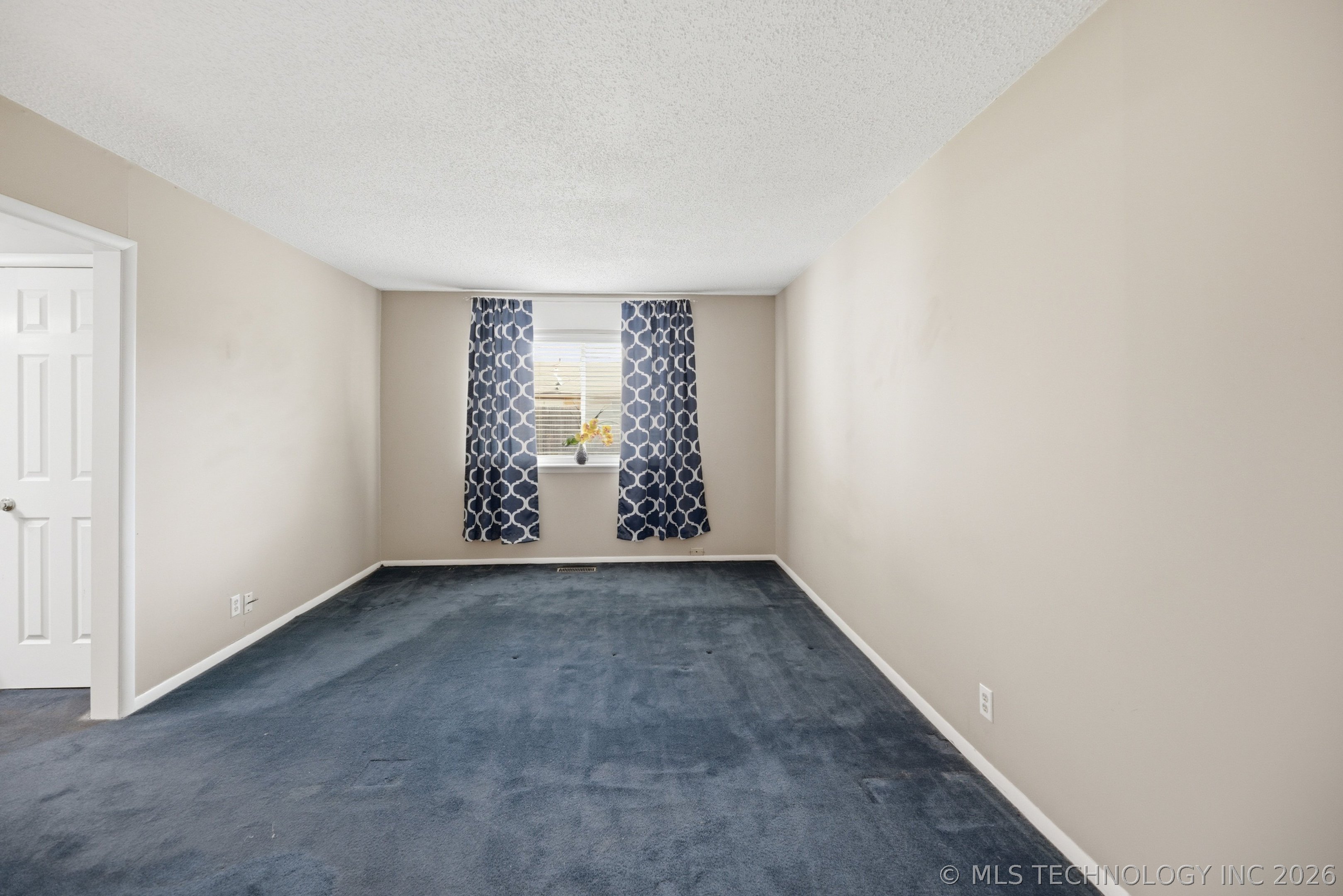 4335 Lakewood Avenue Property Photo 26