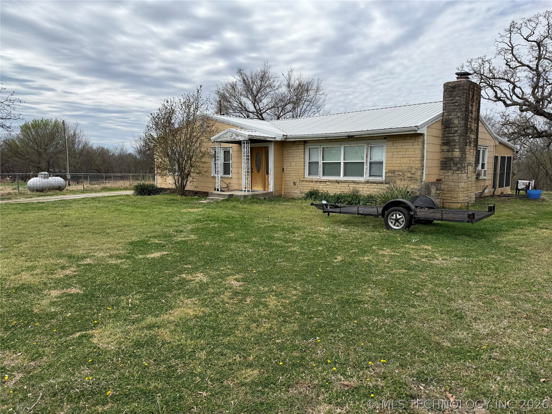 402151 W 3200 Road Property Photo 1