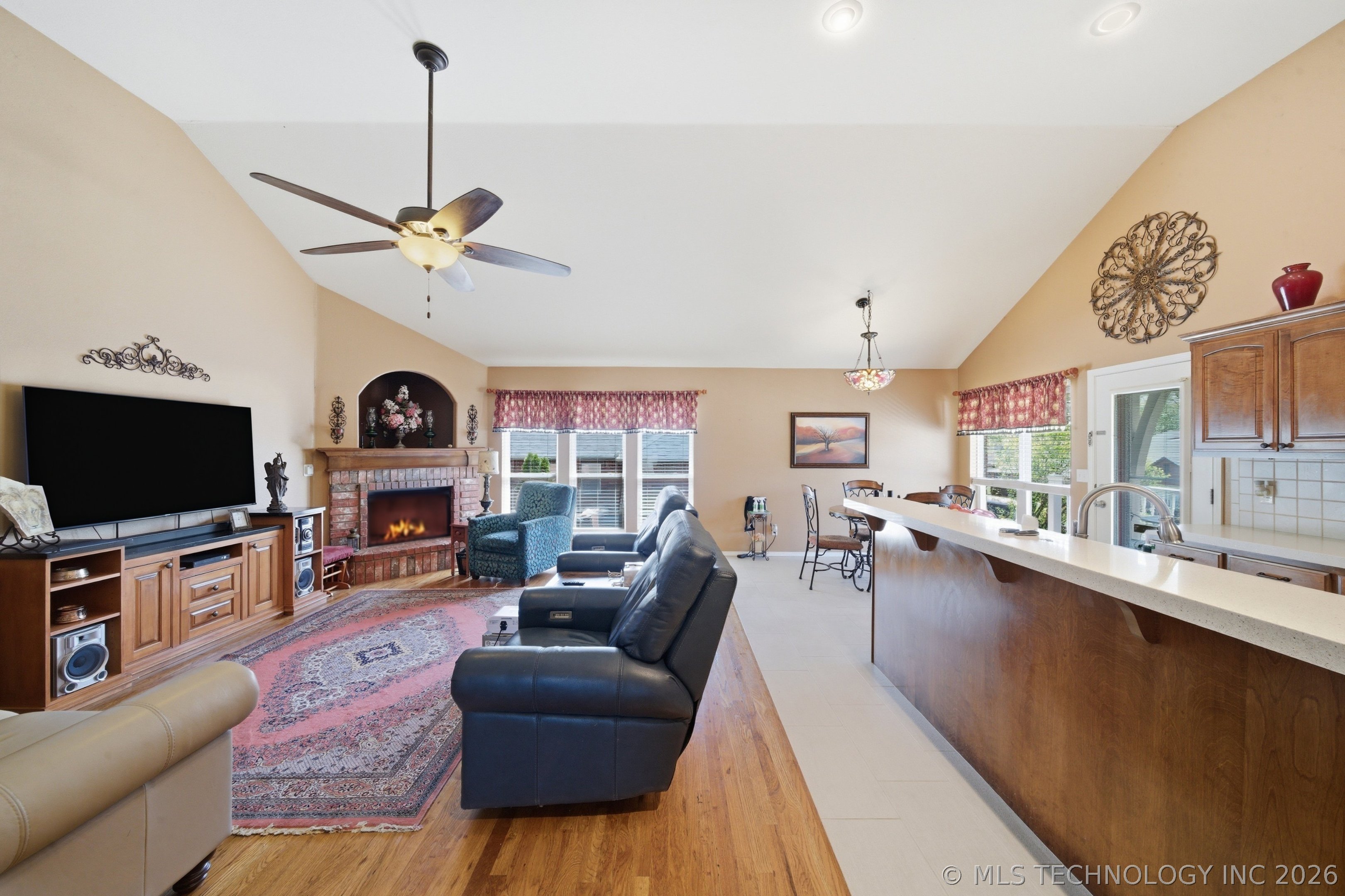 2015 W 4th Place S Property Photo 7