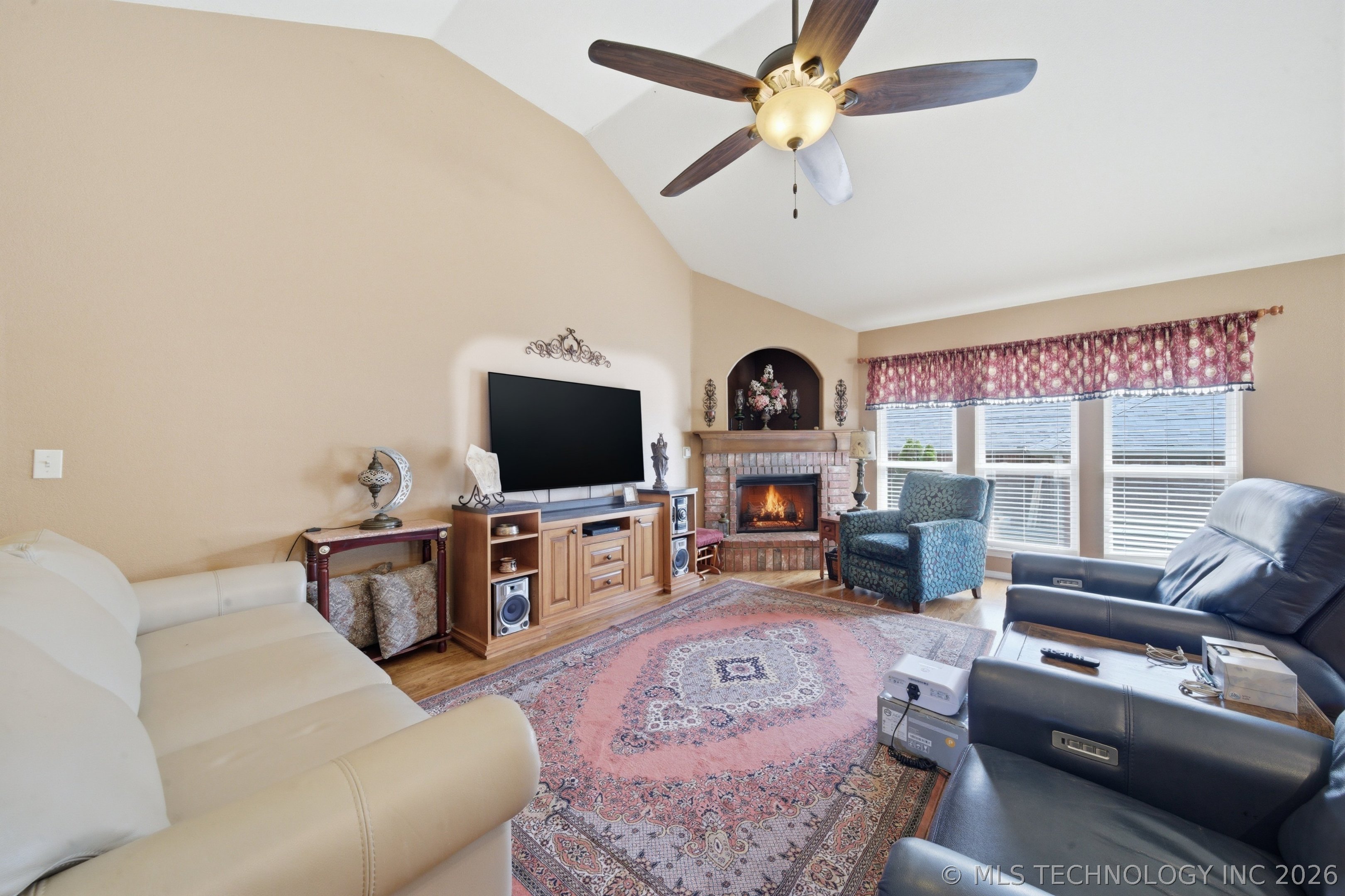 2015 W 4th Place S Property Photo 8