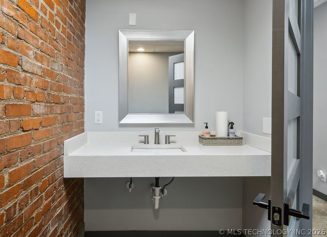 219 E Rogers Boulevard Property Photo 14
