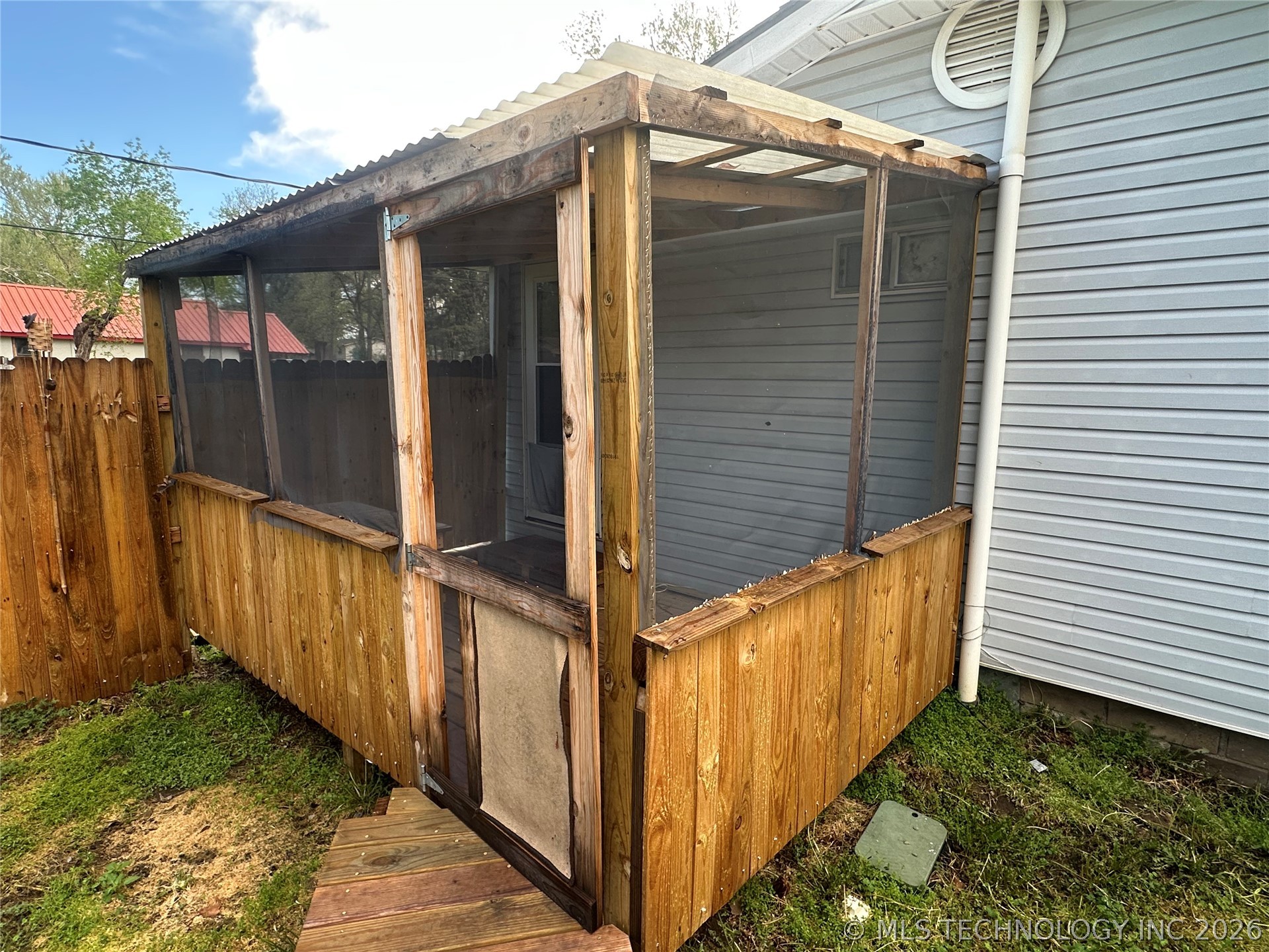 1106 N Sherman Avenue Property Photo 9