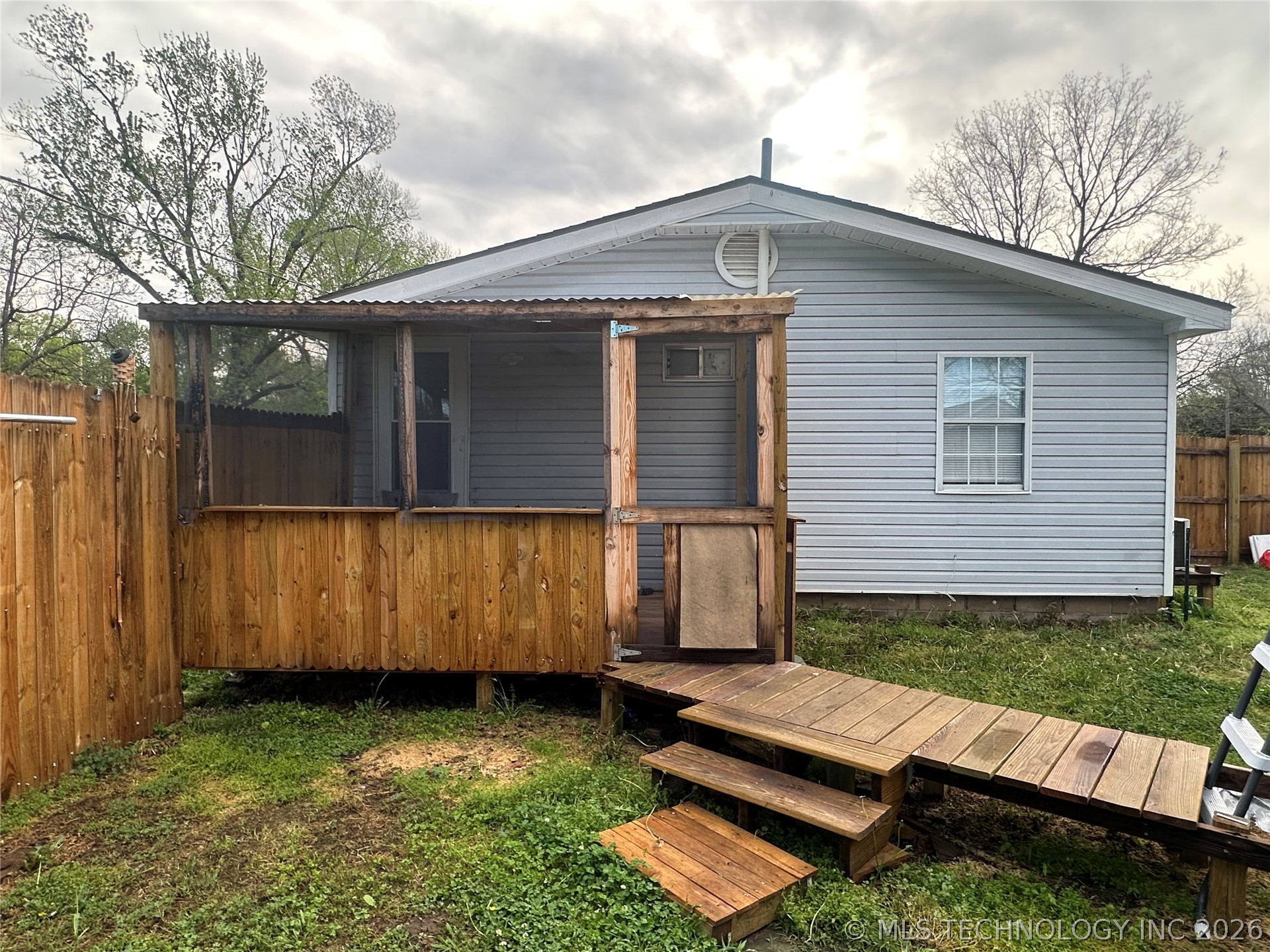 1106 N Sherman Avenue Property Photo 10