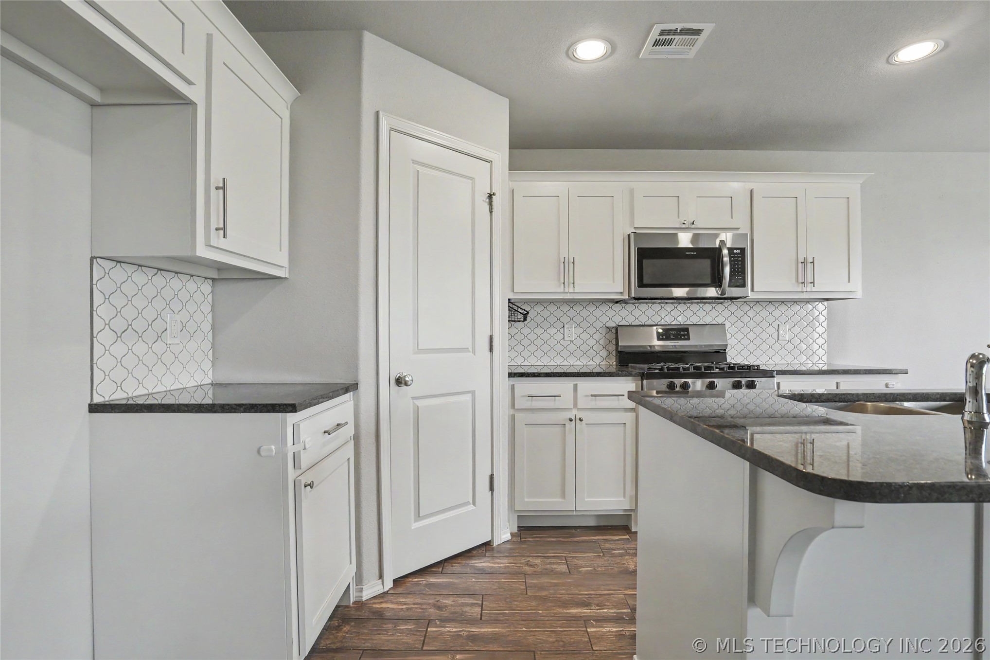 3425 E Plymouth Place Property Photo 10